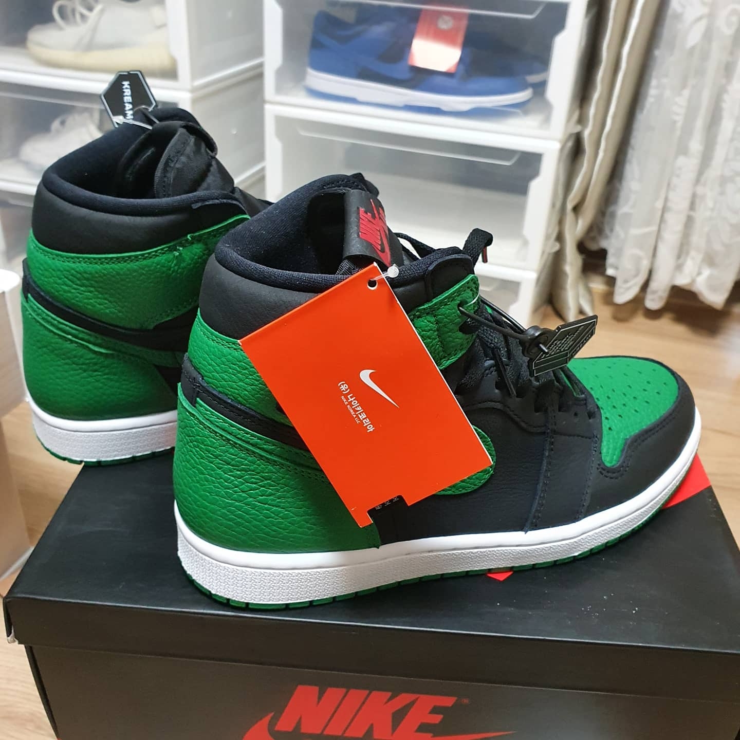 Jordan 1 Retro High OG Pine Green Black 착용 스타일 - 4