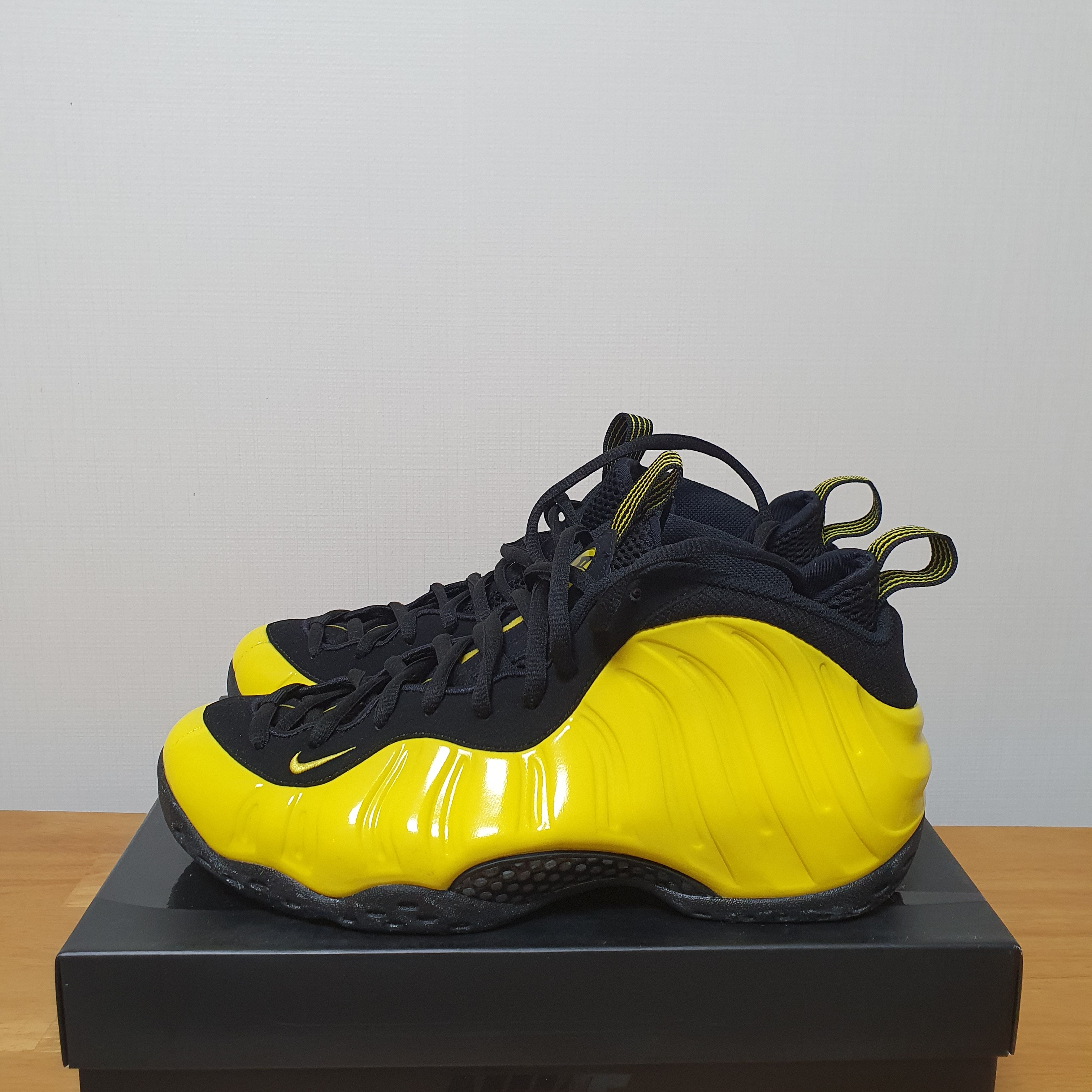 Nike Air Foamposite One Wu-Tang Optic Yellow, (TD) Jordan 5 Retro Fire Red Silver Tongue 2020 착용 스타일 - 1