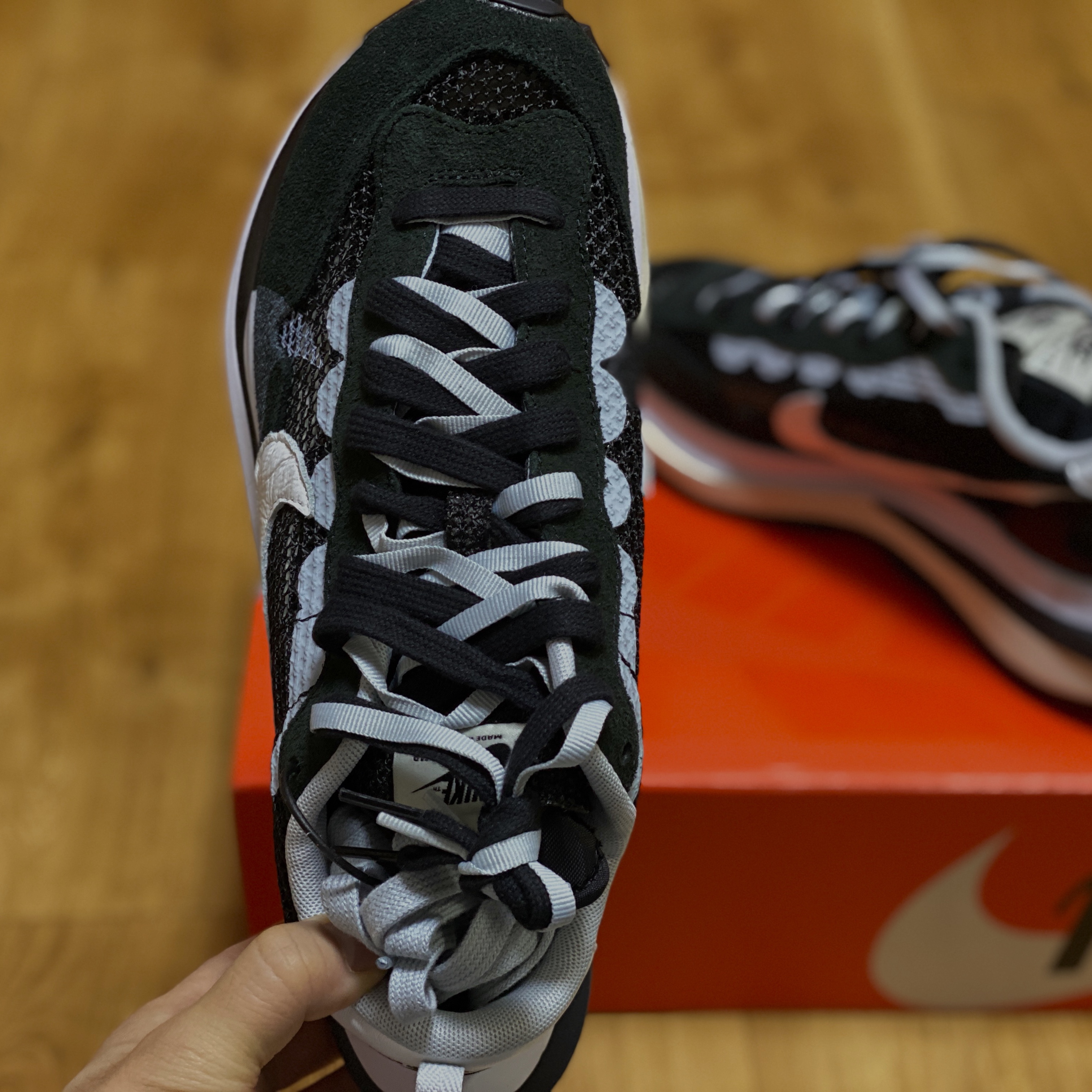Nike x Sacai VaporWaffle Black White 착용 스타일 - 2