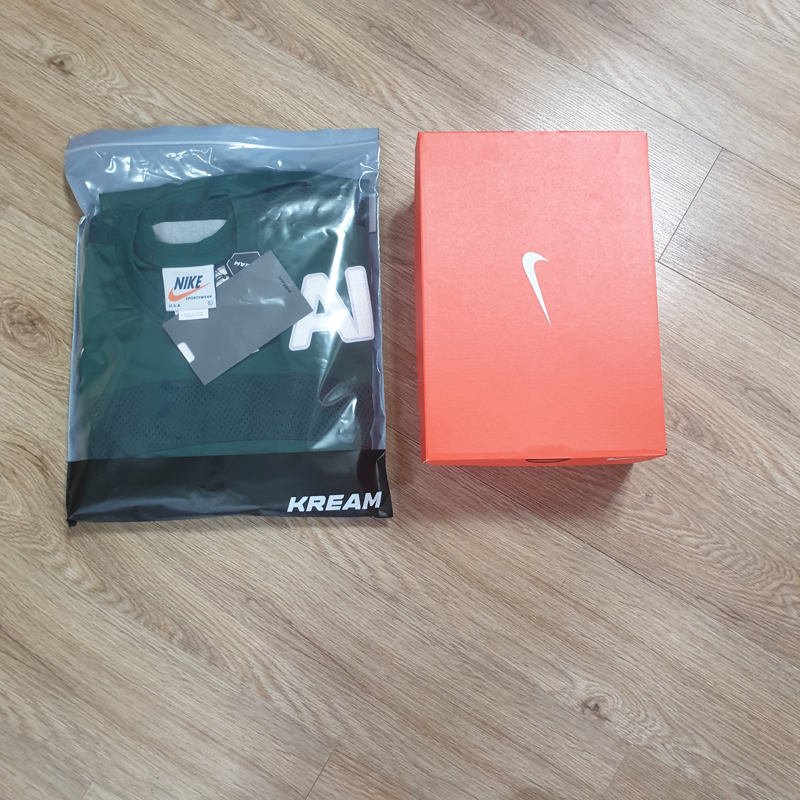 Nike Asuna Slide Pale Ivory Rattan, Nike x Cactus Plant Flea Market S/S Jersey Green - Asia 착용 스타일 - 1