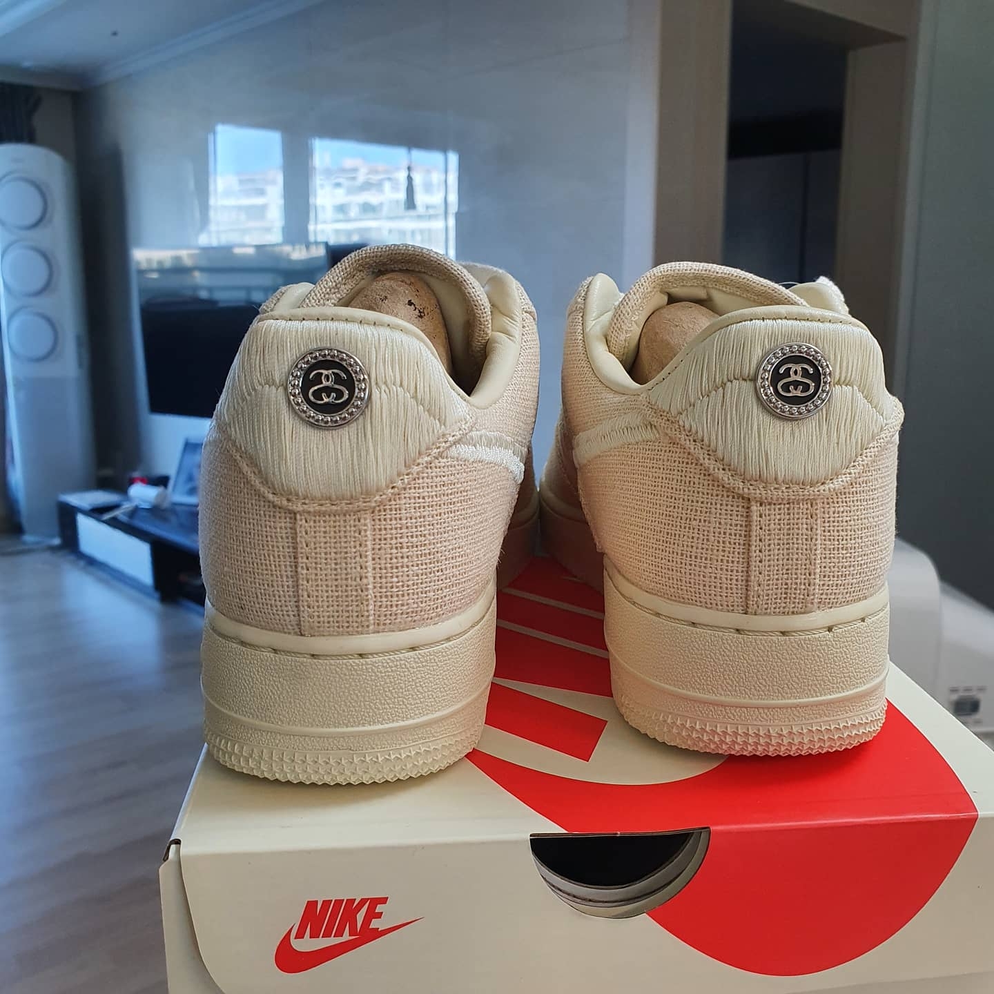 Nike x Stussy Air Force 1 Low Fossil 착용 스타일 - 1