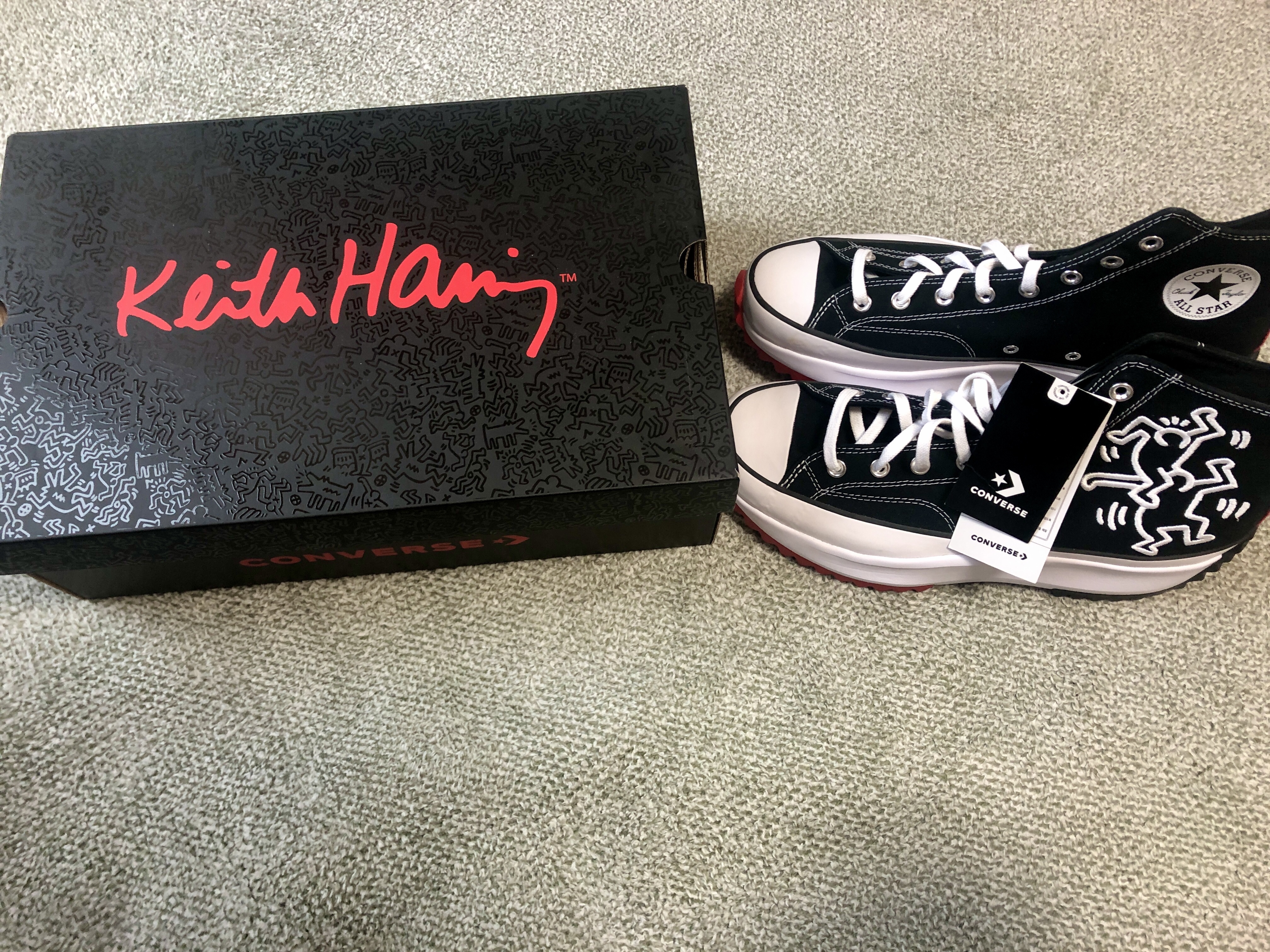 Converse x Keith Haring Run Star Hike Hi Black Red 착용 스타일