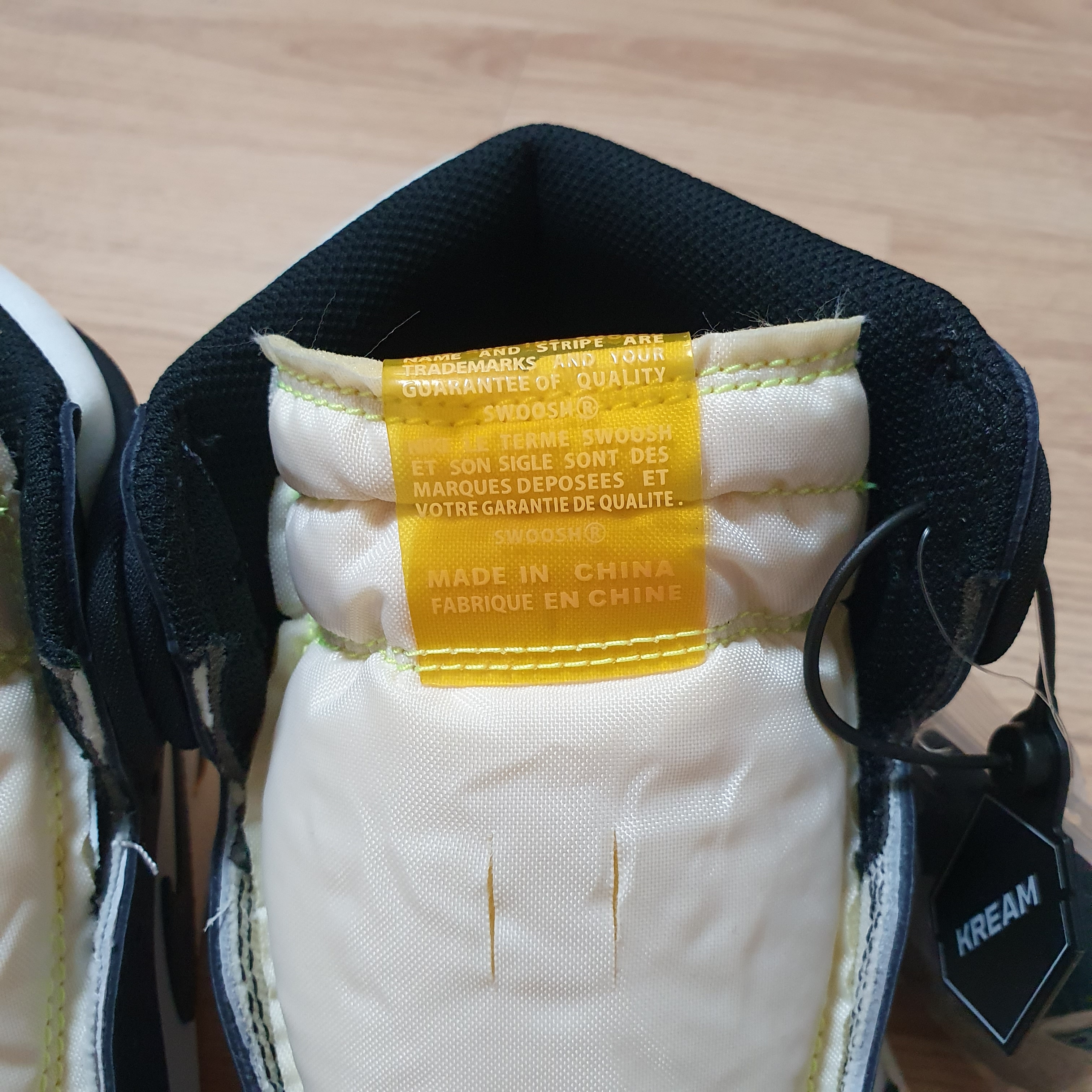 Jordan 1 Retro High OG Volt Gold 착용 스타일 - 5