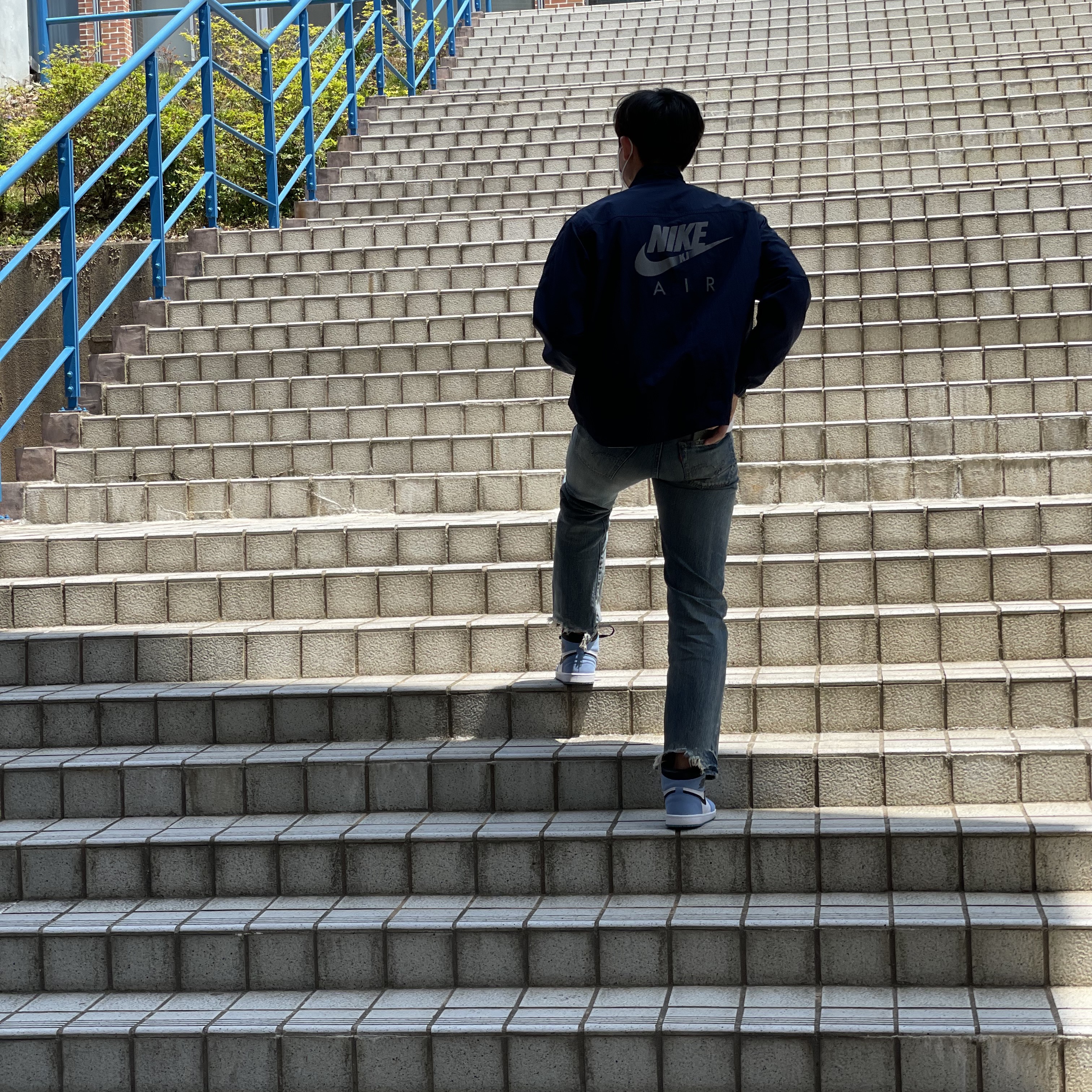 Nike x Kim Jones Reversible Wind Breaker Navy - Asia, Jordan 1 Retro High OG University Blue 착용 스타일