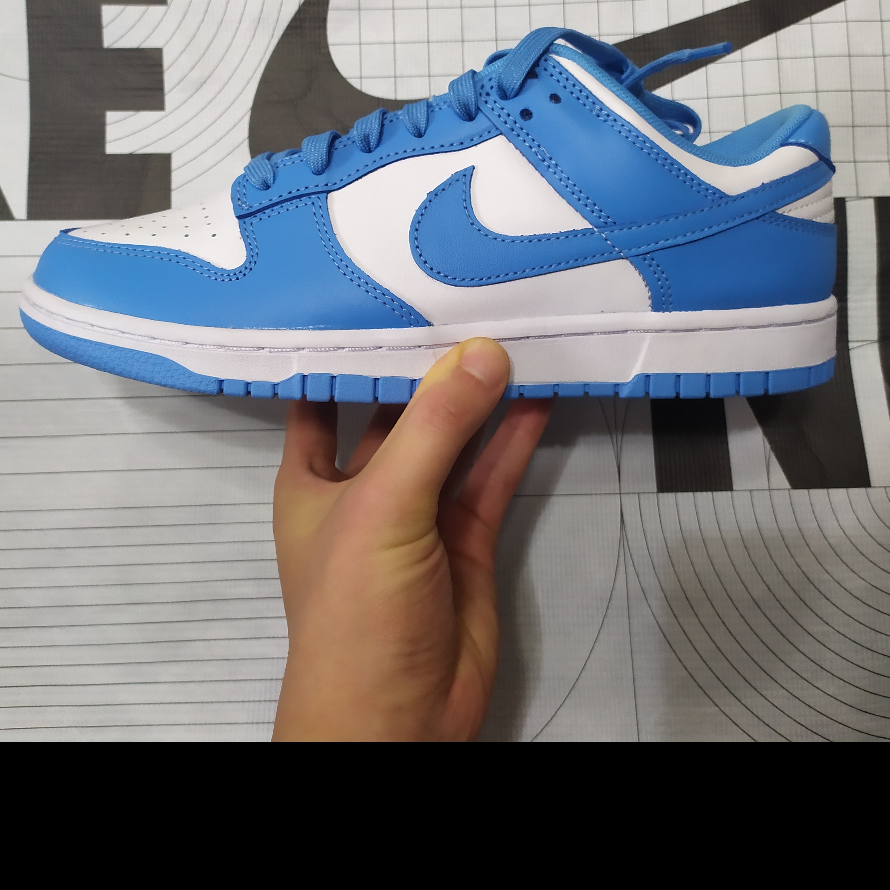 Nike Dunk Low Retro University Blue 착용 스타일 - 2