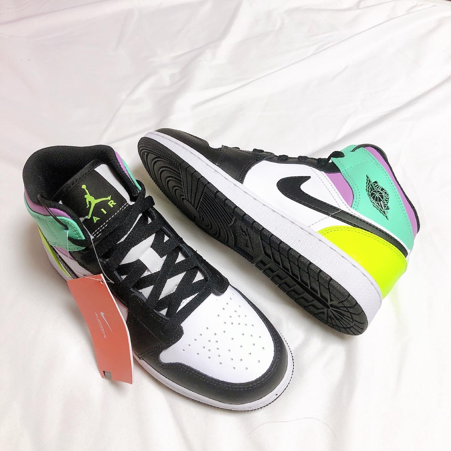 (GS) Jordan 1 Mid Volt Green Glow 착용 스타일 - 1