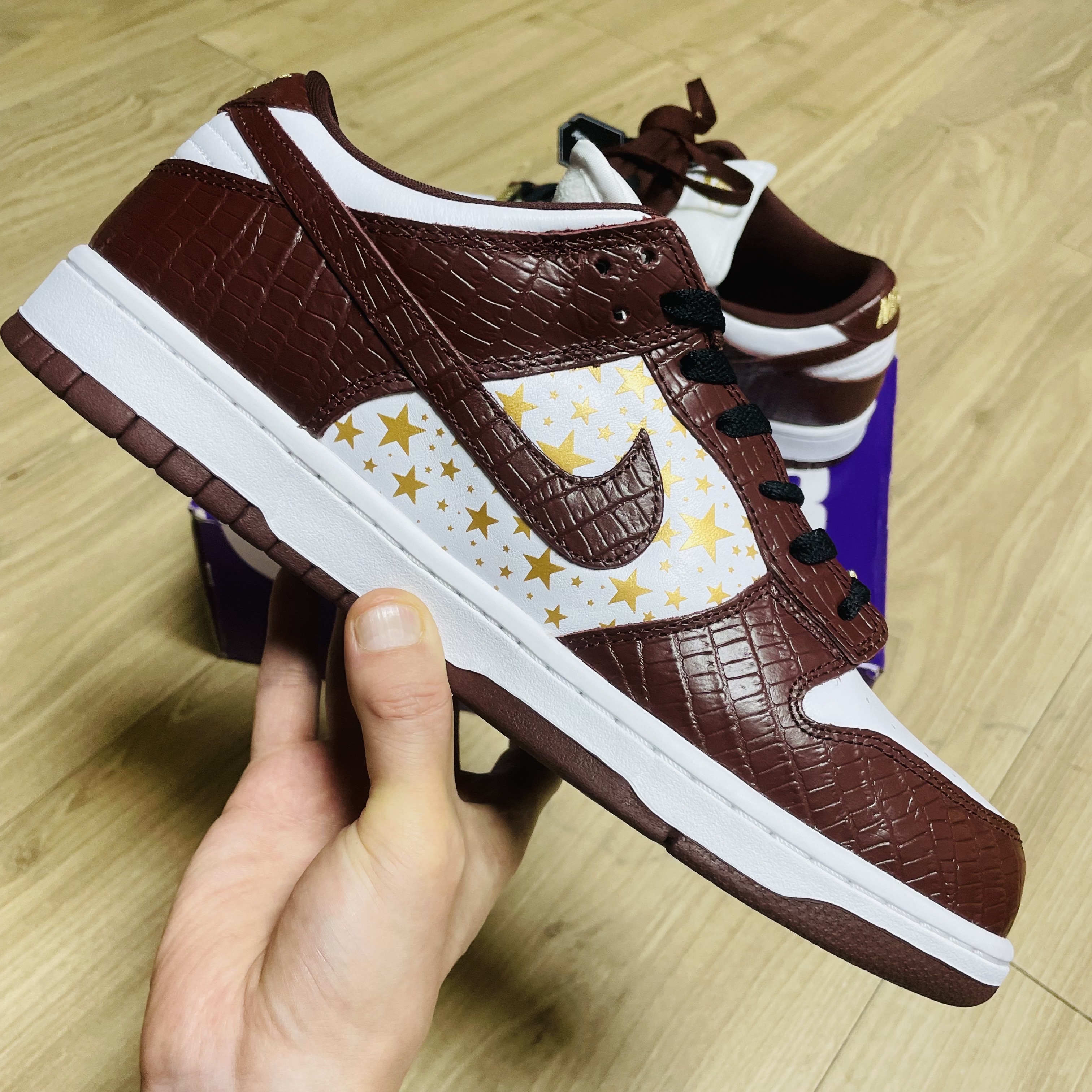 Nike x Supreme SB Dunk Low Barkroot Brown 착용 스타일 - 3