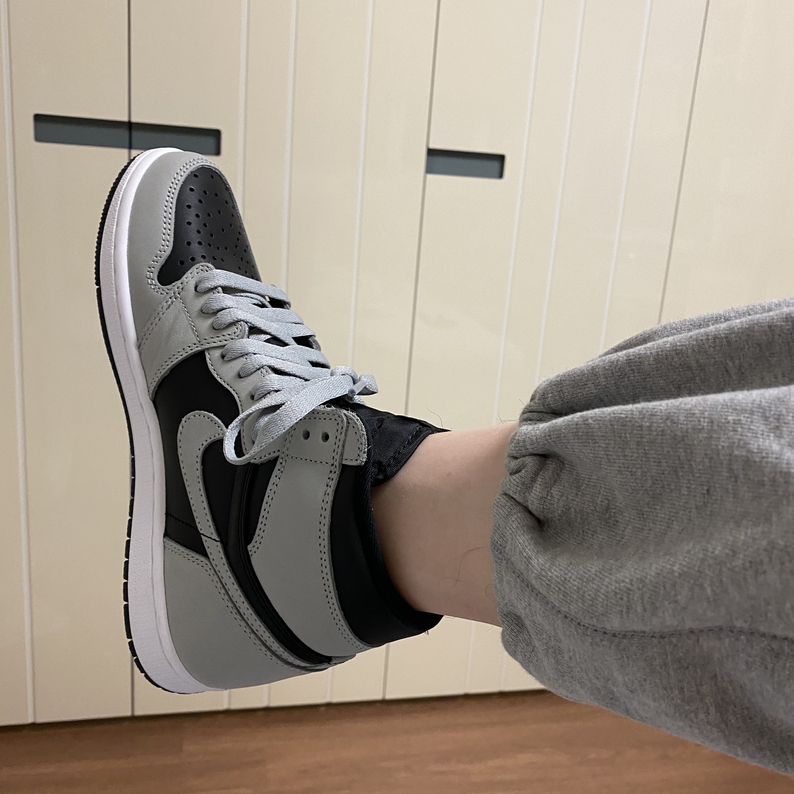 Jordan 1 Retro High OG Shadow 2.0 착용 스타일 - 2
