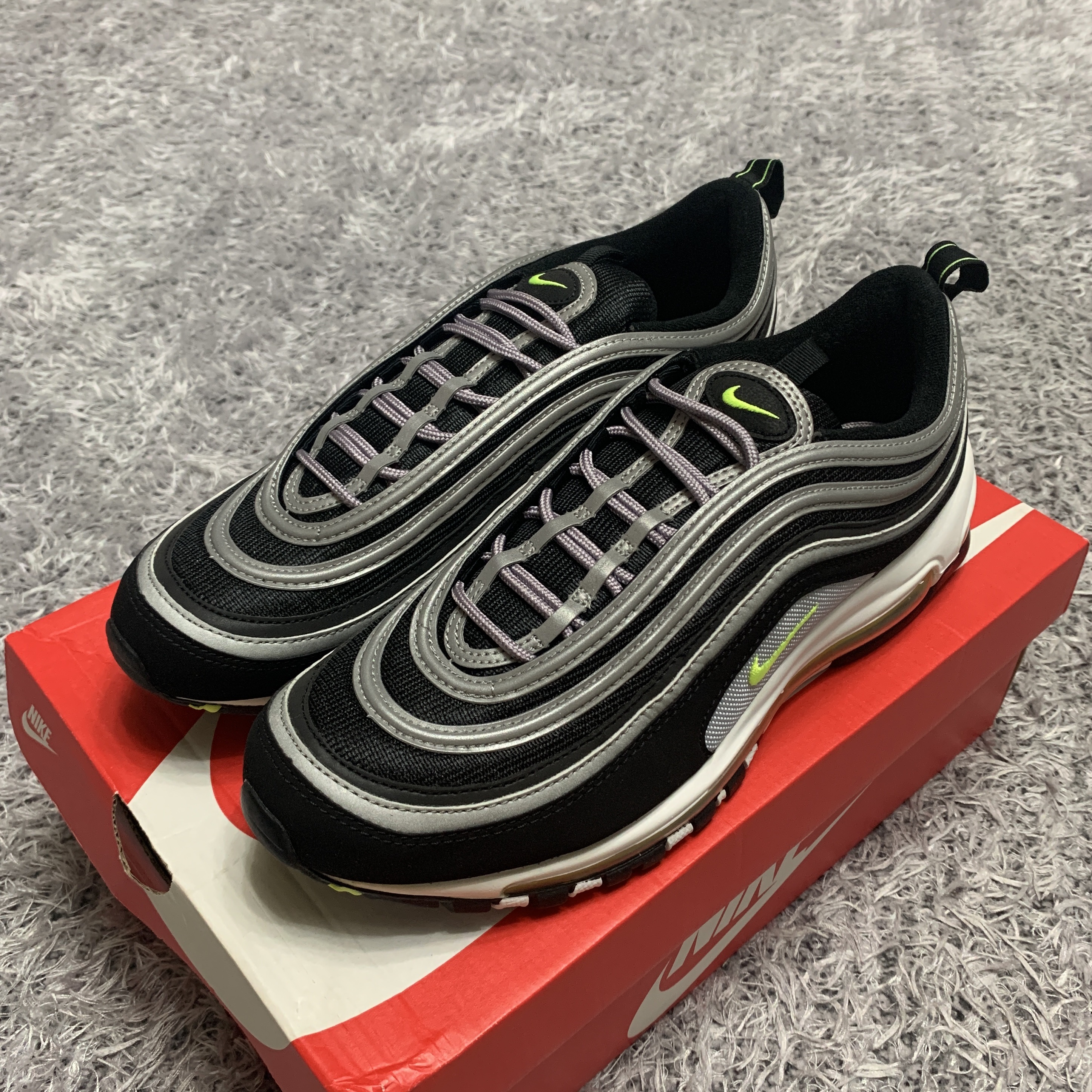 Nike Air Max 97 OG Black Volt Asia 착용 스타일 - 1