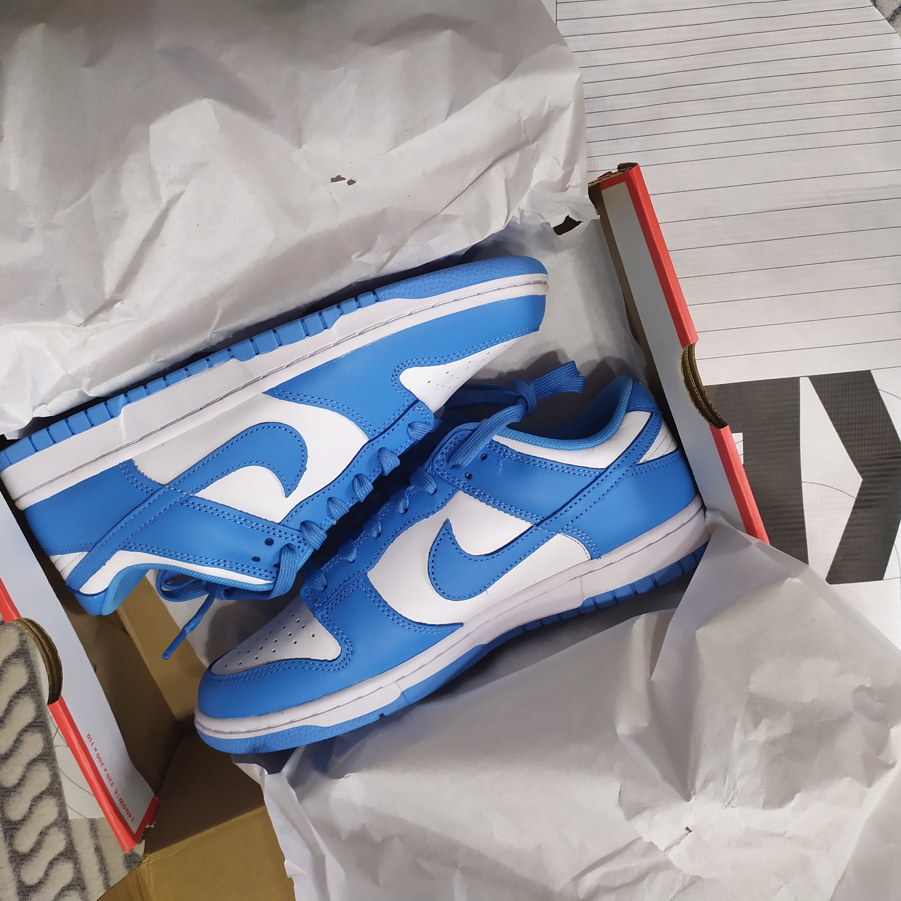 Nike Dunk Low Retro University Blue 착용 스타일 - 1