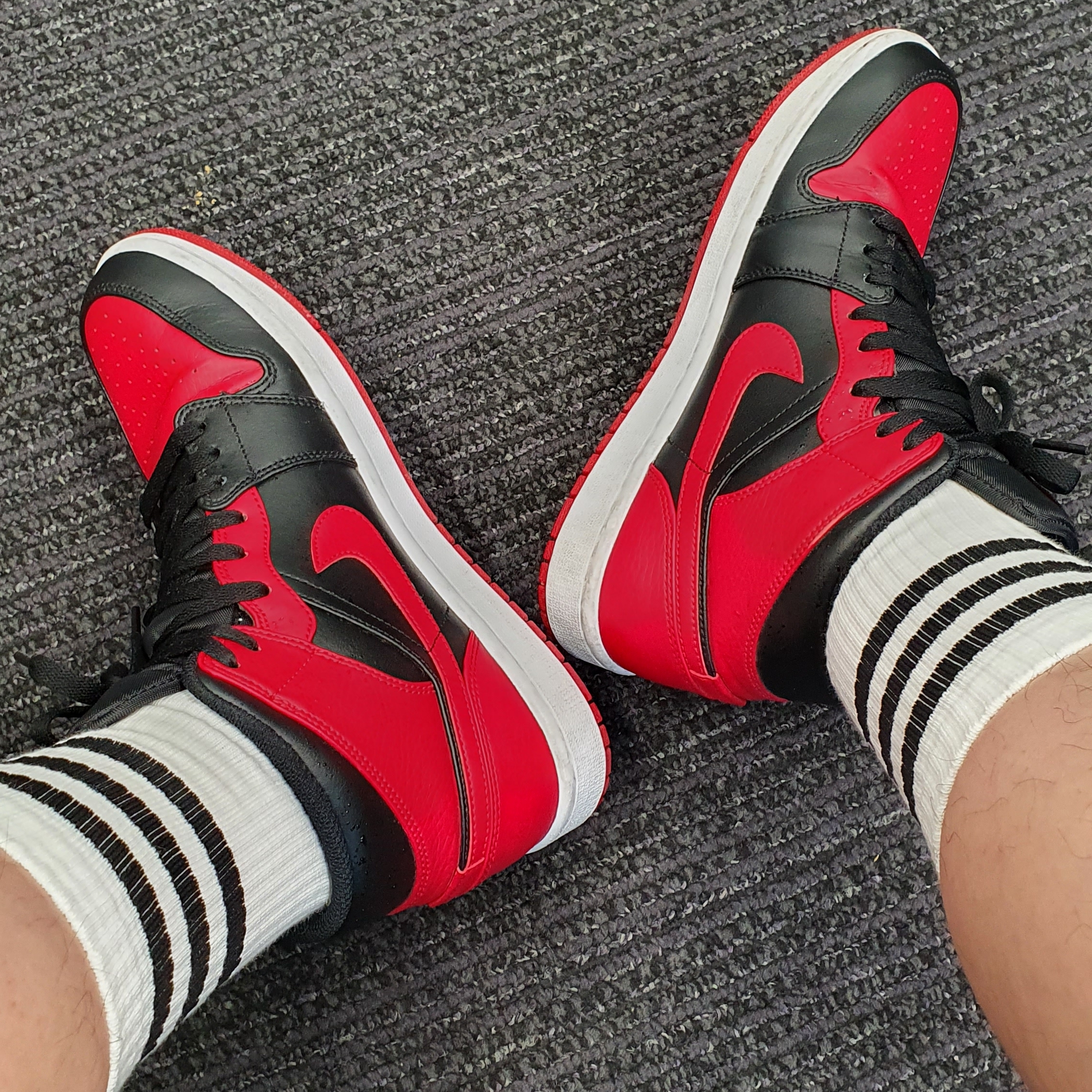 Jordan 1 Mid Bred Banned 2020 착용 스타일 - 2