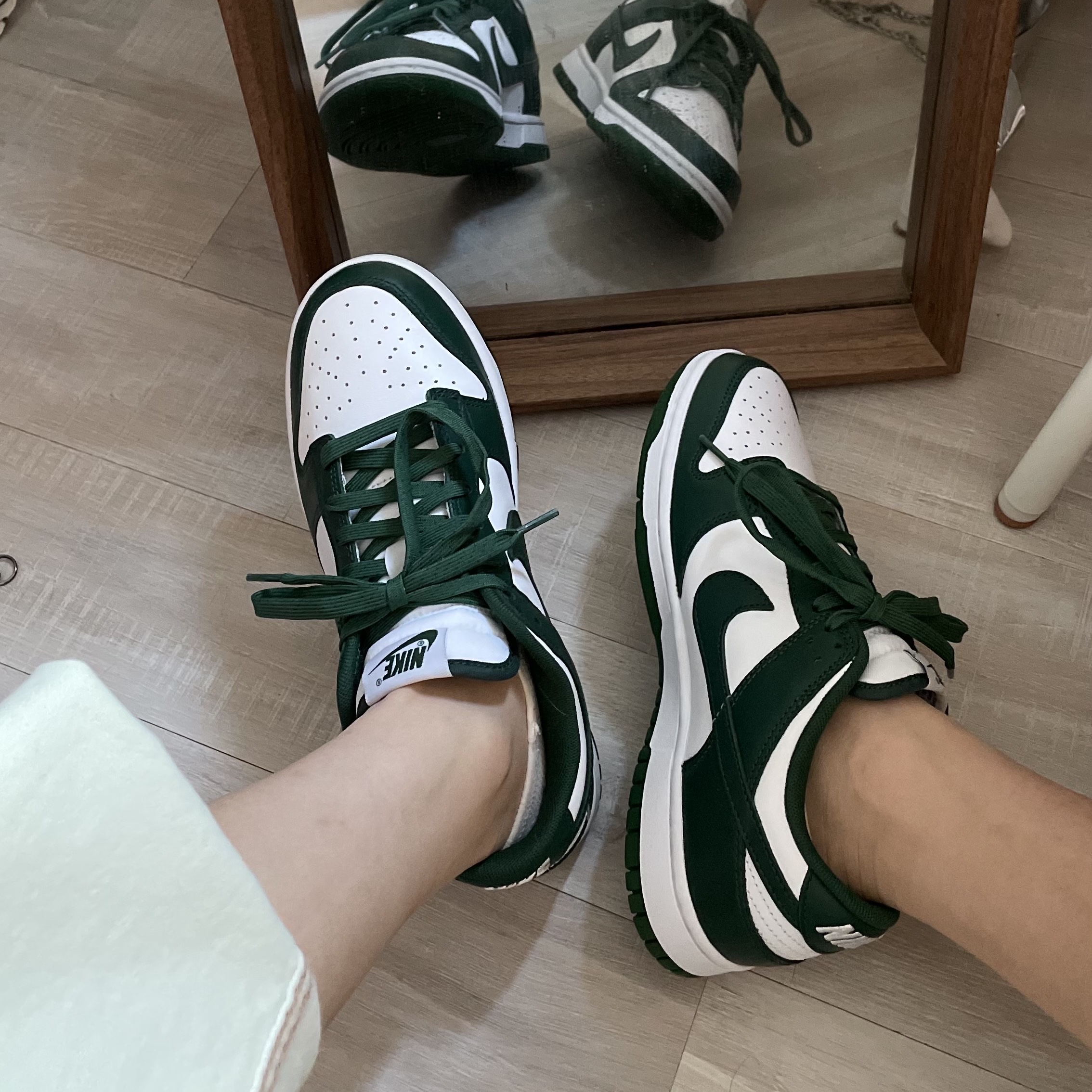 Nike Dunk Low Retro Varsity Green 착용 스타일 - 2