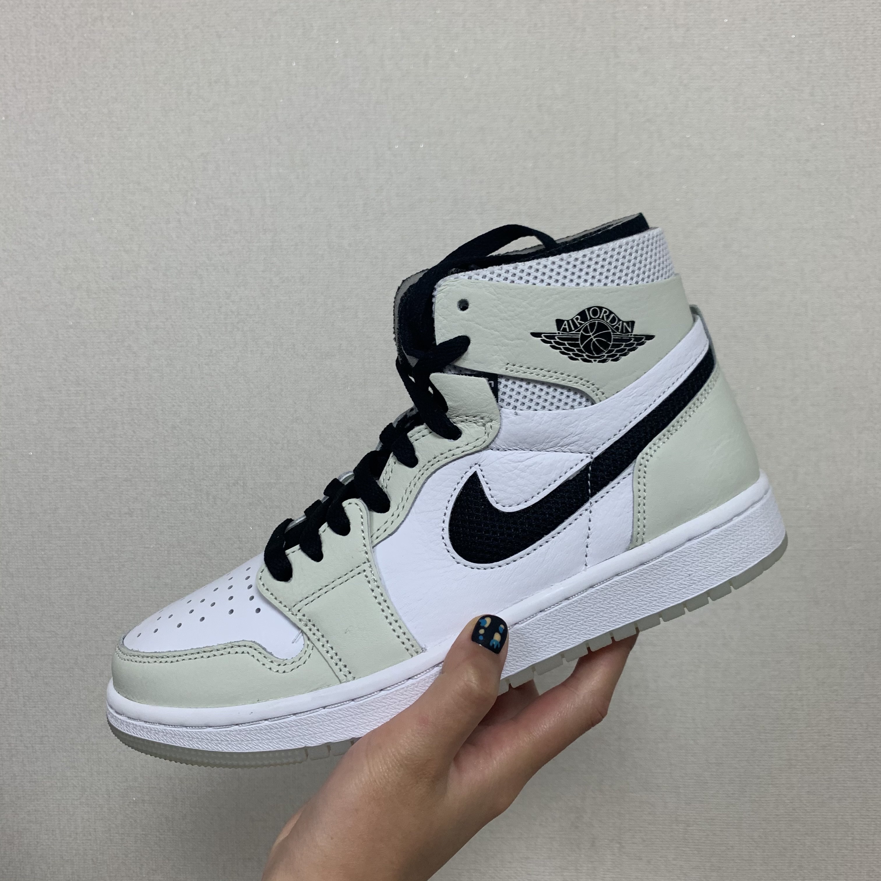 (W) Jordan 1 Zoom Air CMFT Light Bone 착용 스타일