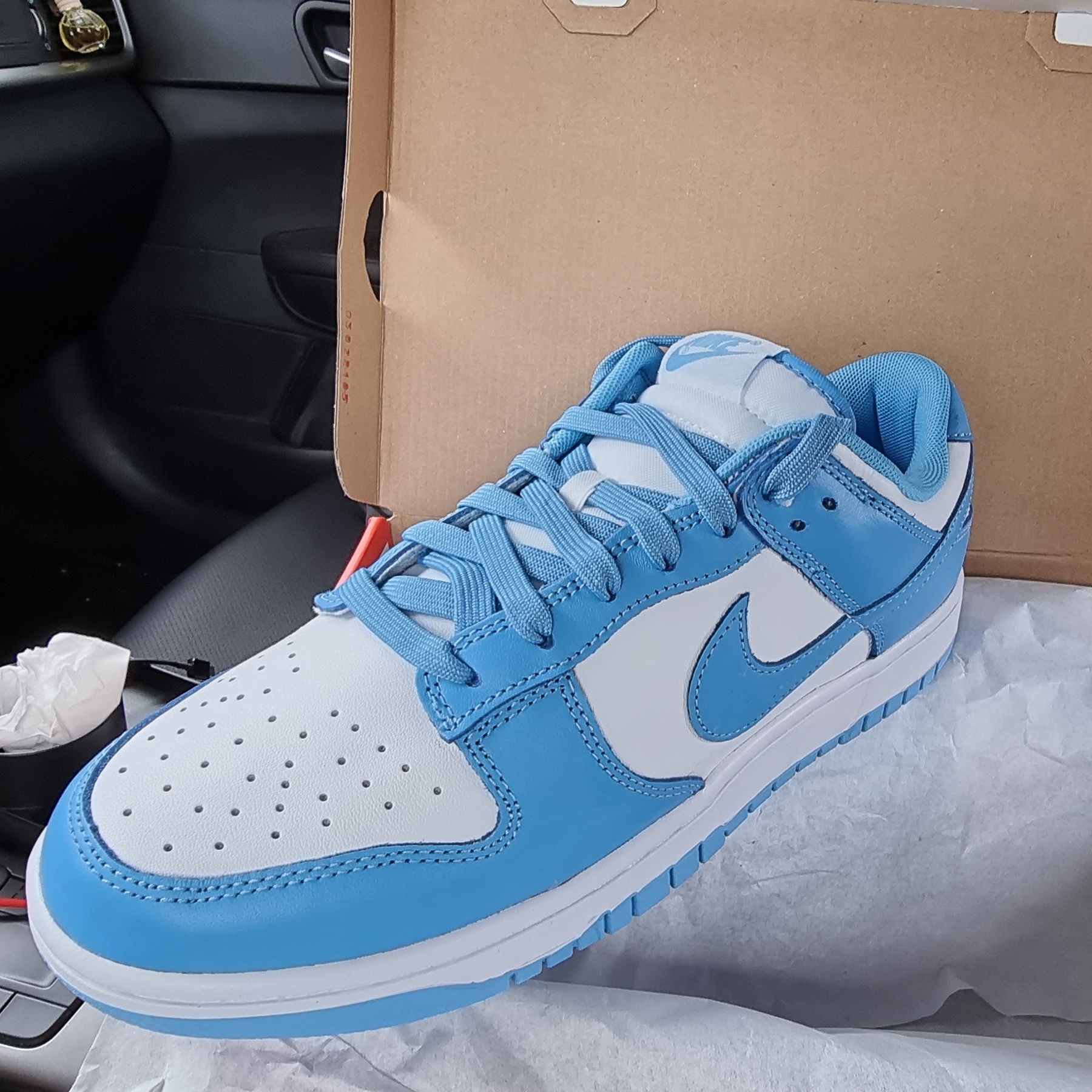 Nike Dunk Low Retro University Blue 착용 스타일 - 1