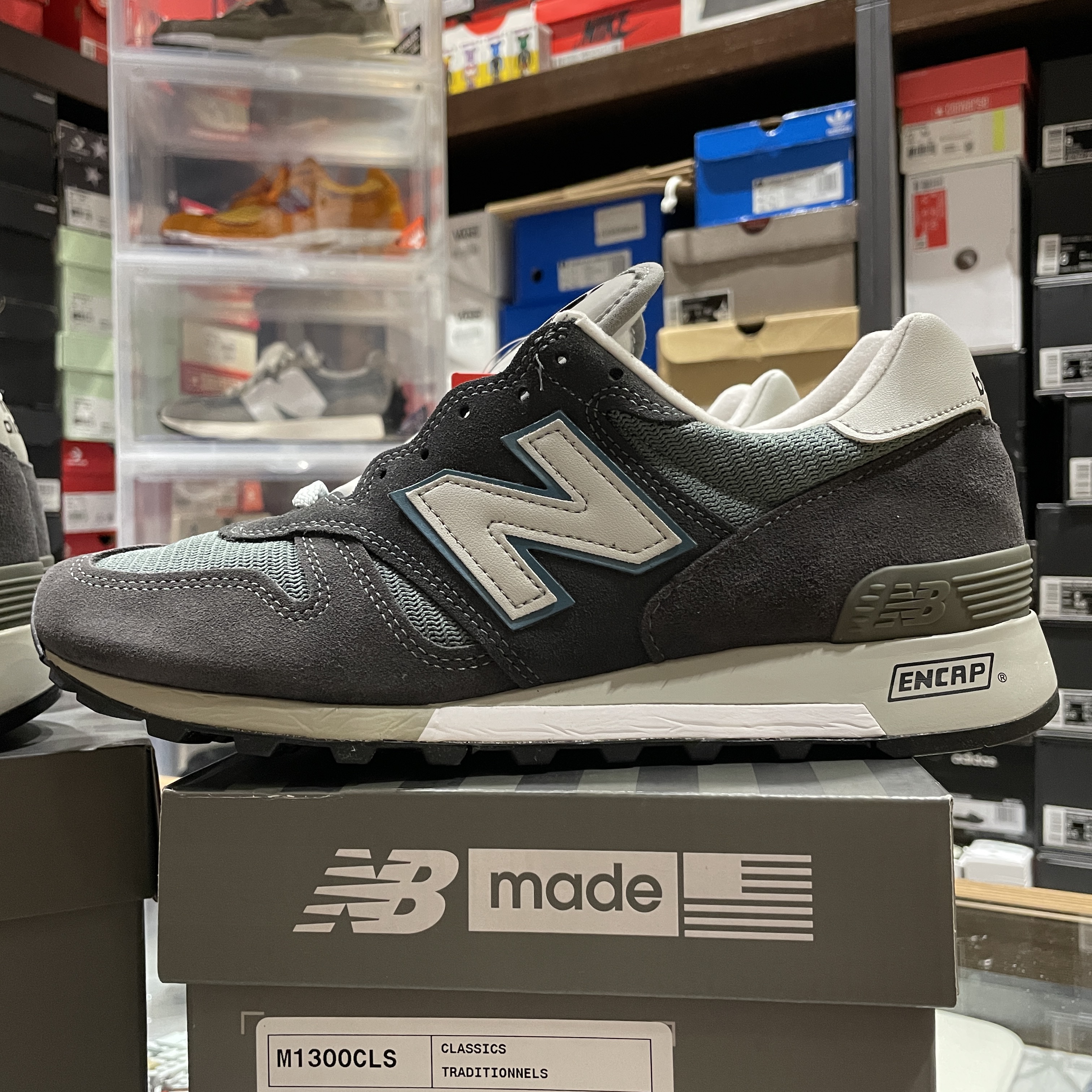 New Balance 1300 Made in USA Steel Blue - D Standard 착용 스타일