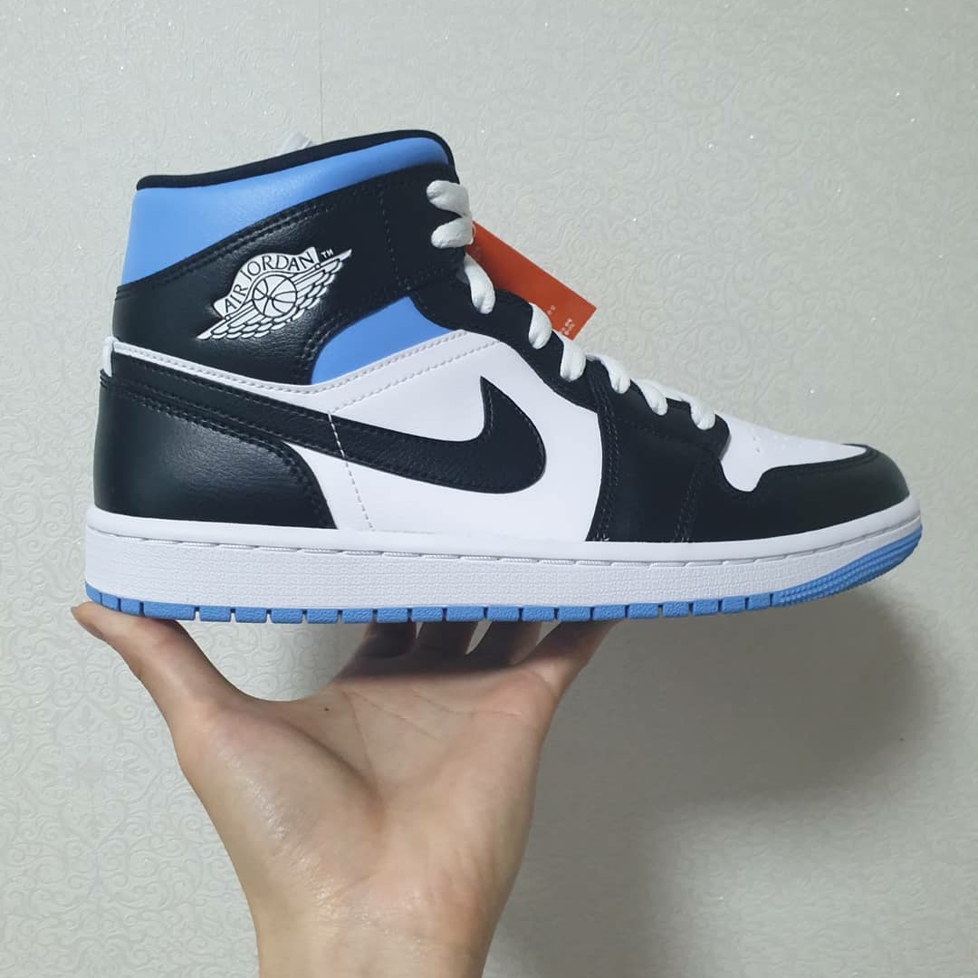 (W) Jordan 1 Mid White Black University Blue 착용 스타일