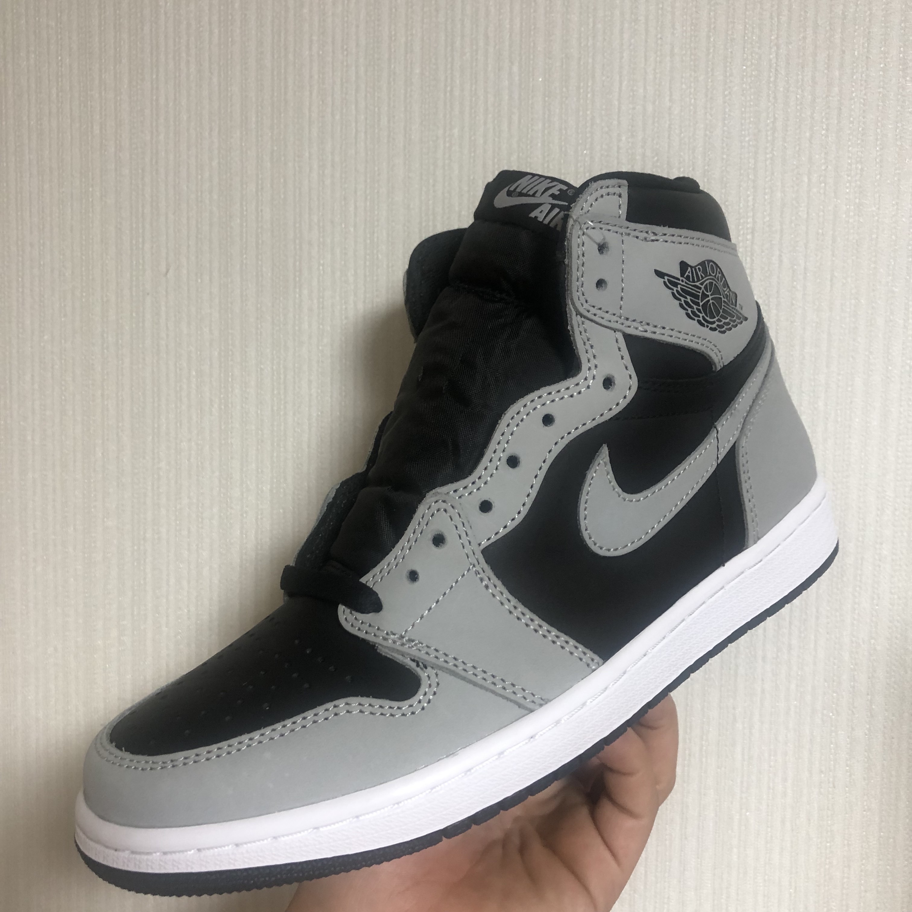 Jordan 1 Retro High OG Shadow 2.0 착용 스타일 - 4