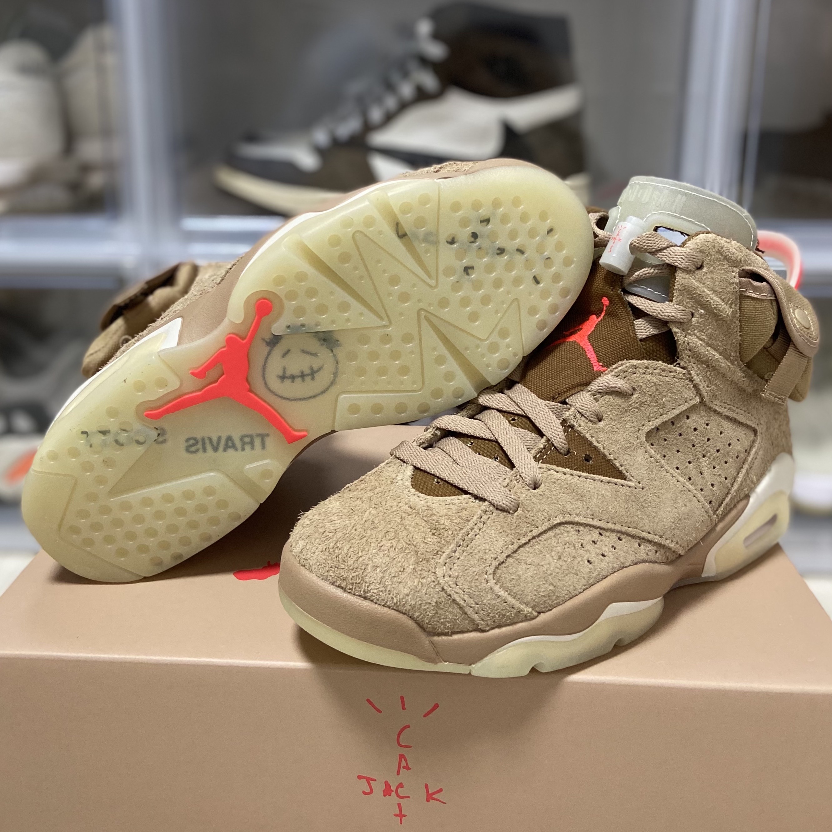 Jordan 6 x Travis Scott Retro SP British Khaki 착용 스타일 - 1