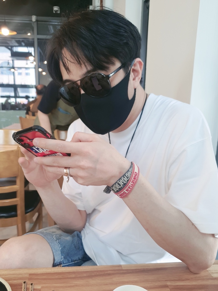 Jordan 5 x Off-White Retro SP Black Muslin, Nike NRG ISPA Logo T-Shirt White 착용 스타일 - 3