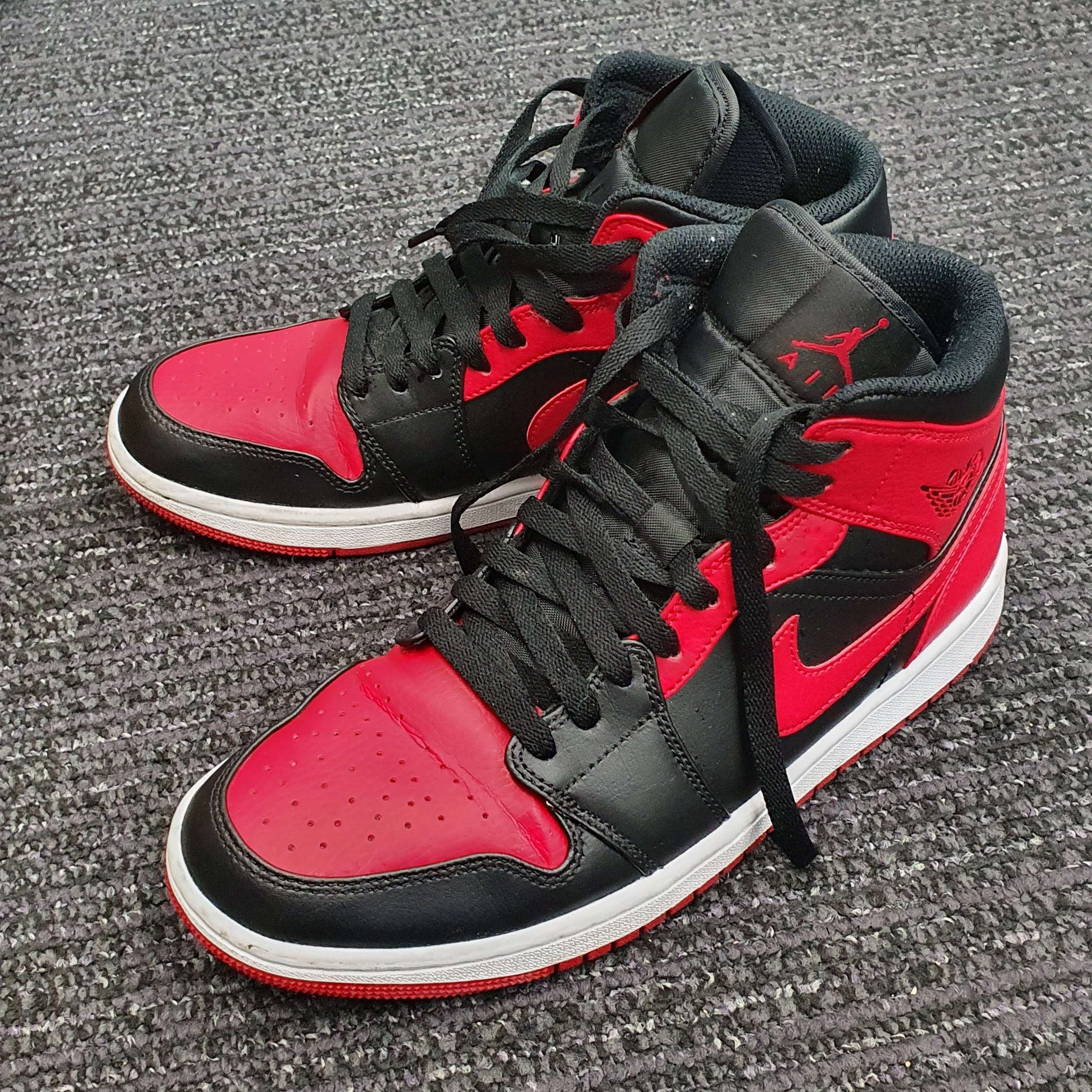 Jordan 1 Mid Bred Banned 2020 착용 스타일 - 1