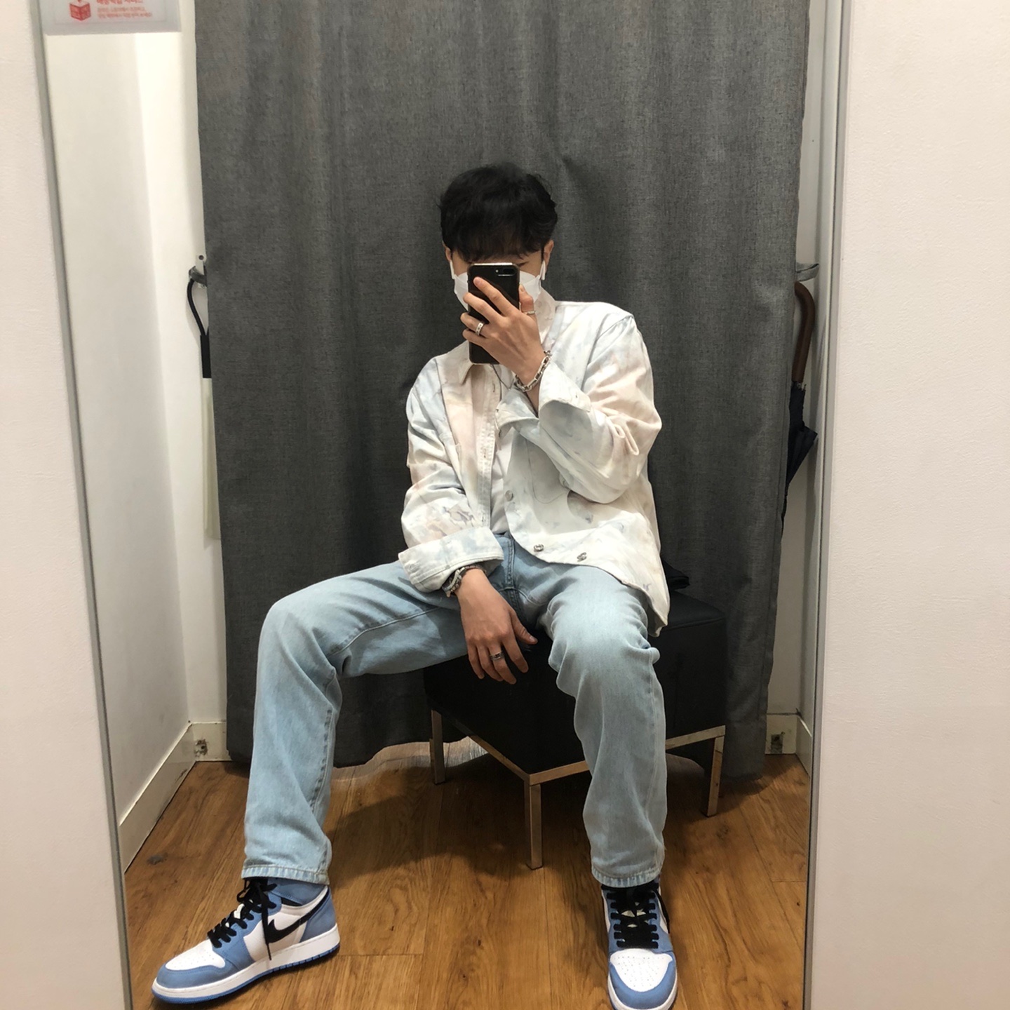 Jordan 1 Retro High OG University Blue 착용 스타일 - 1