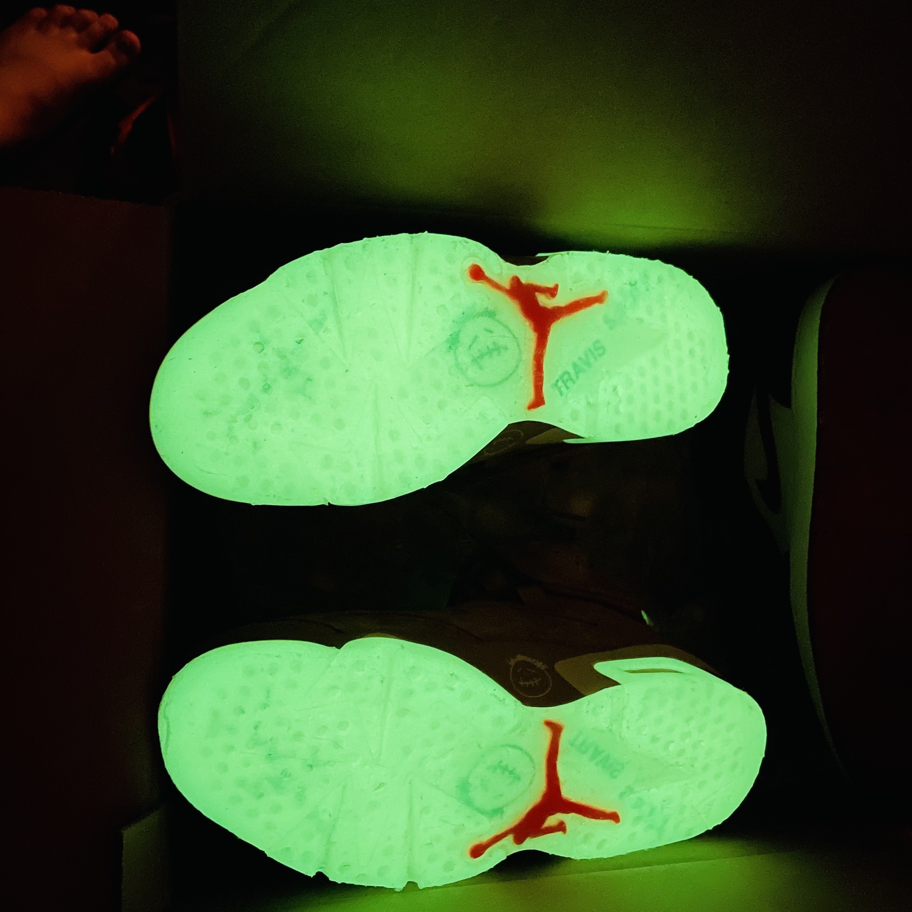 Jordan 6 x Travis Scott Retro SP British Khaki 착용 스타일