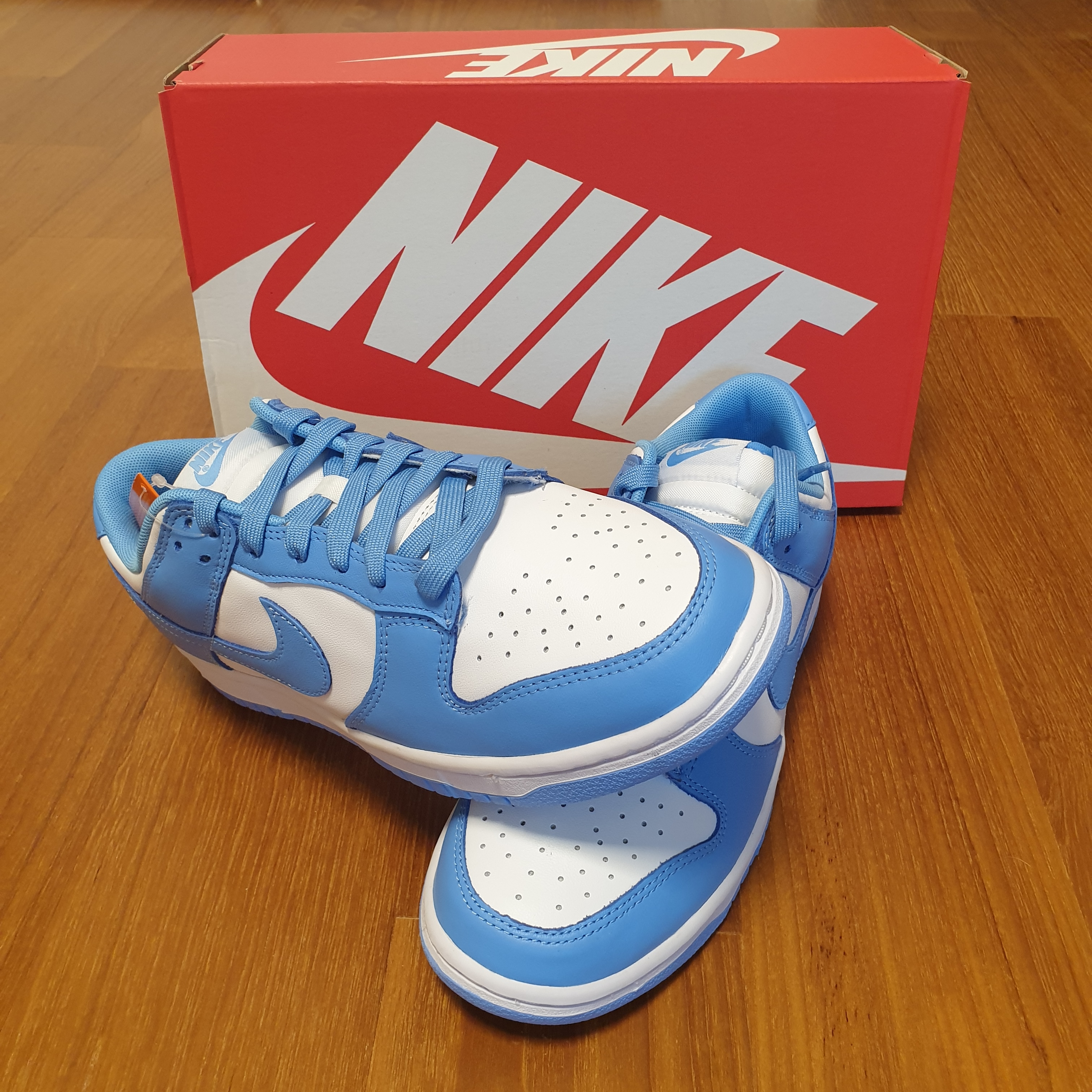 Nike Dunk Low Retro University Blue 착용 스타일 - 2