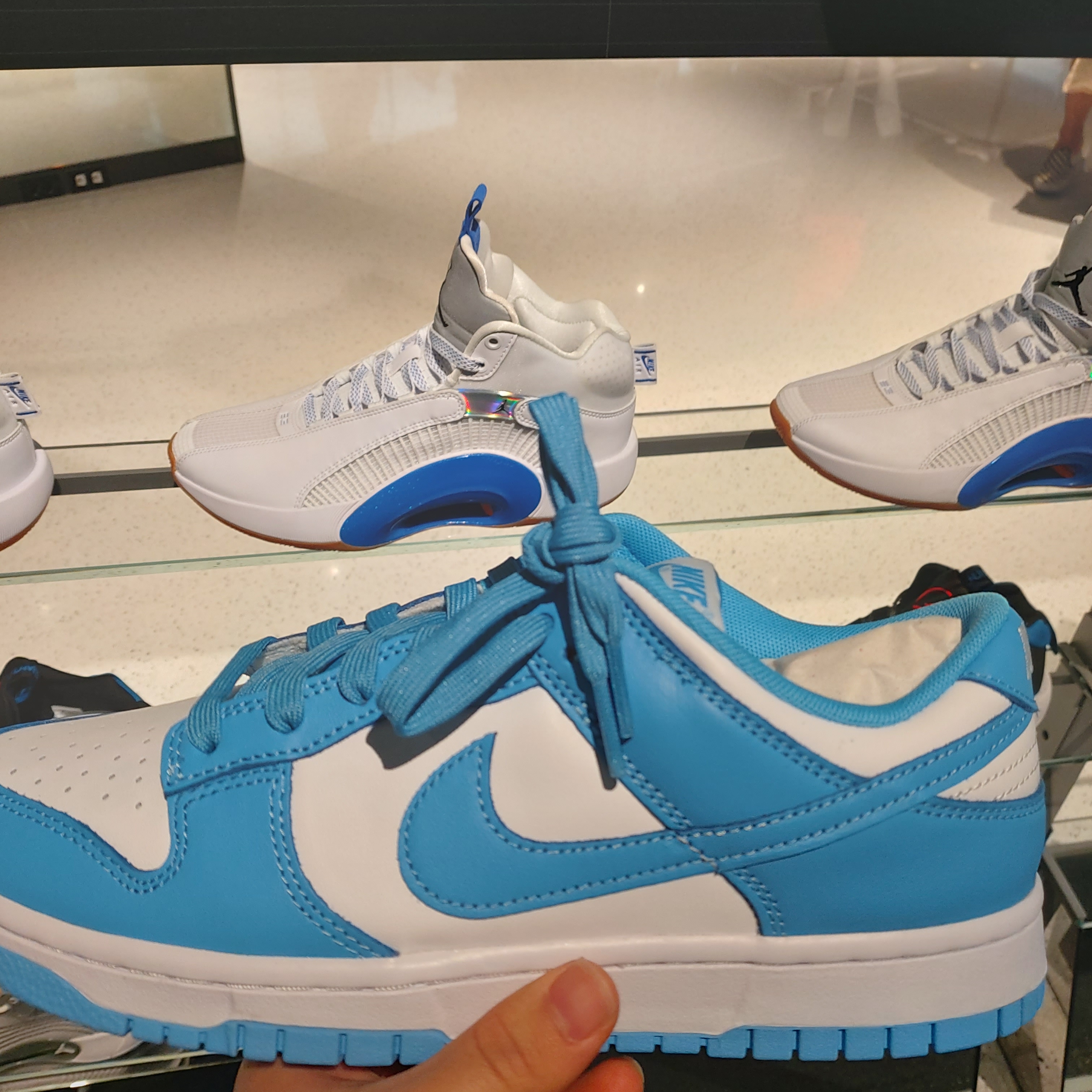 Nike Dunk Low Retro University Blue 착용 스타일 - 1