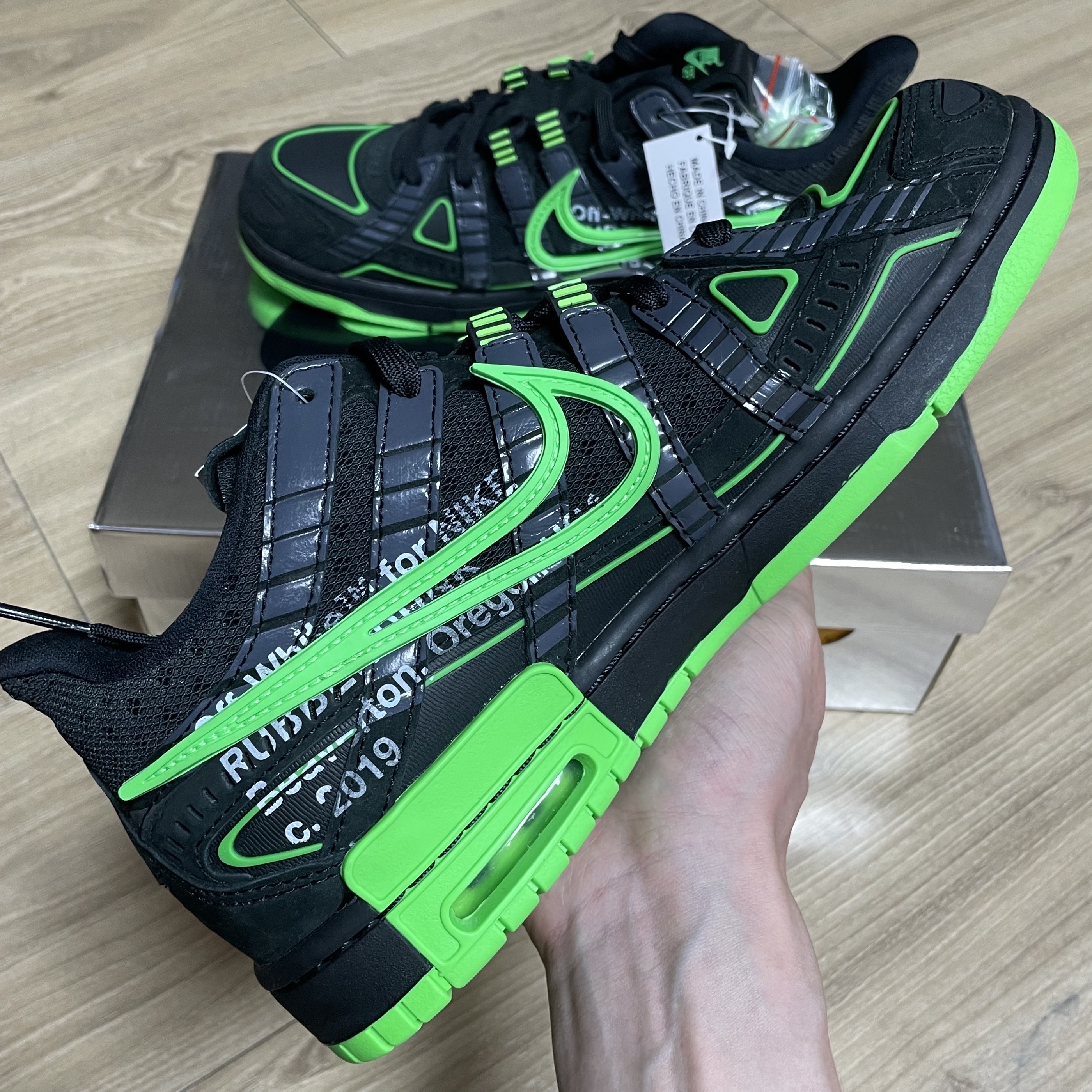 Nike x Off-White Air Rubber Dunk Green Strike 착용 스타일 - 3