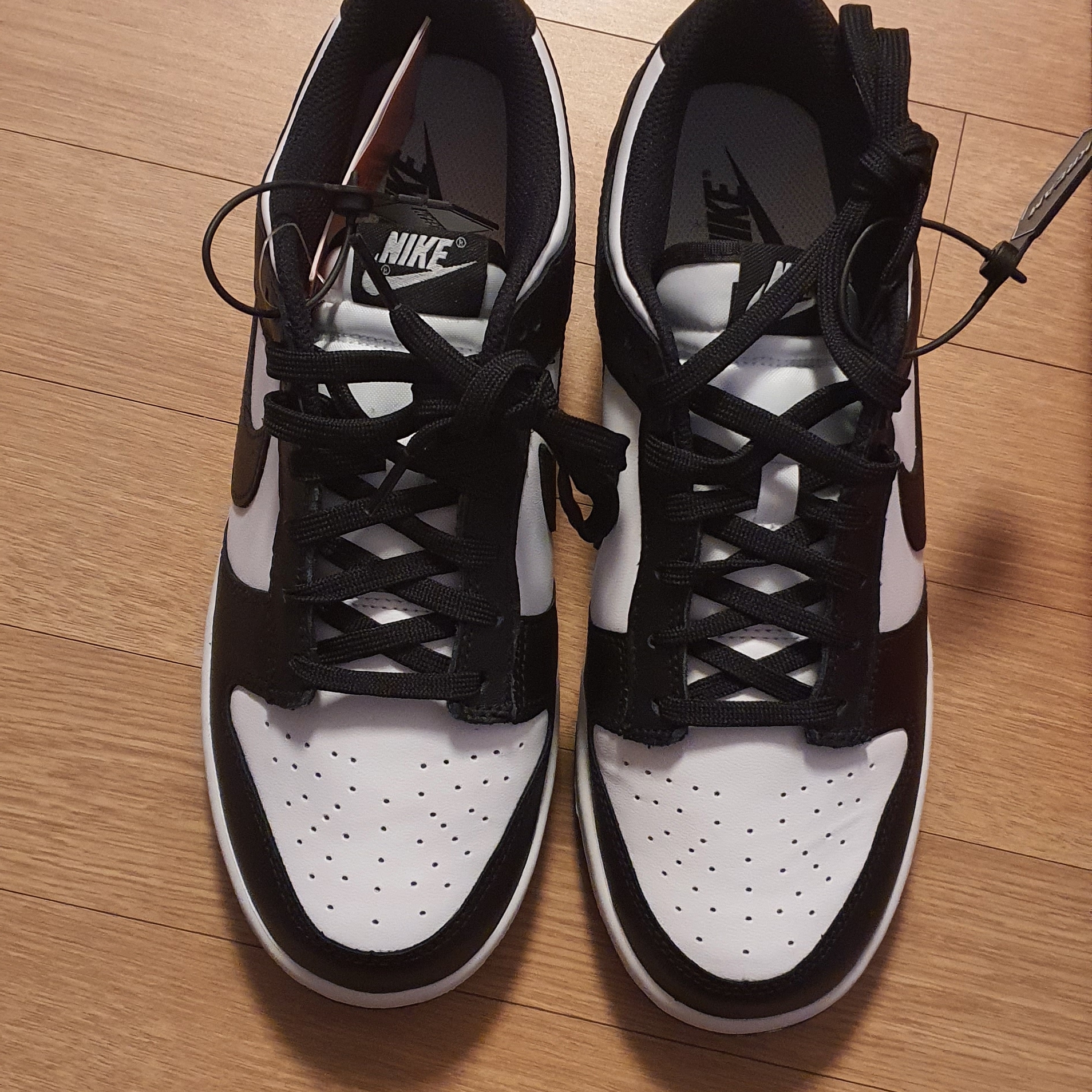 (W) Nike Dunk Low Black, Nike Dunk Low Retro Black 착용 스타일 - 2