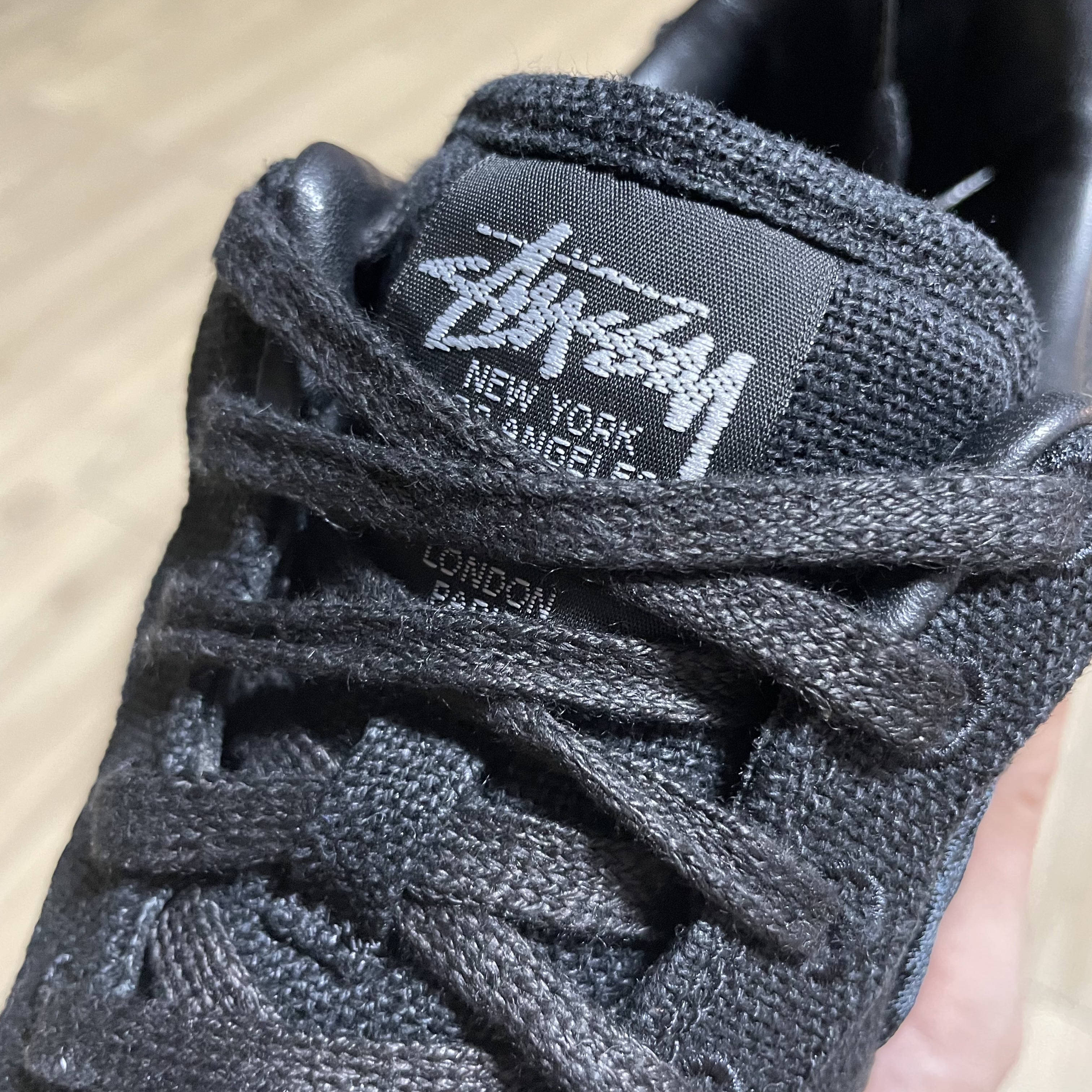 Nike x Stussy Air Force 1 Low Triple Black 착용 스타일 - 4