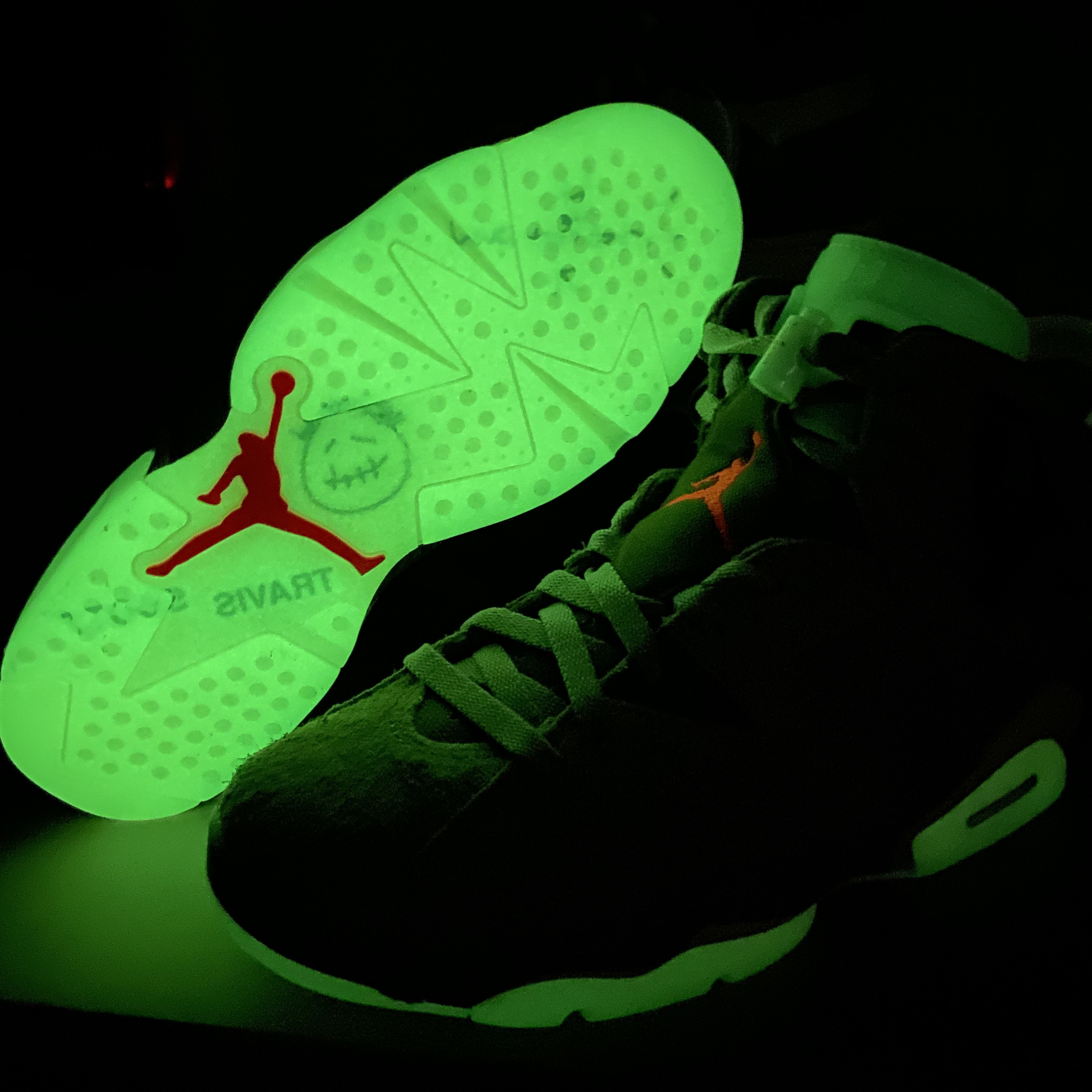 Jordan 6 x Travis Scott Retro SP British Khaki 착용 스타일 - 2