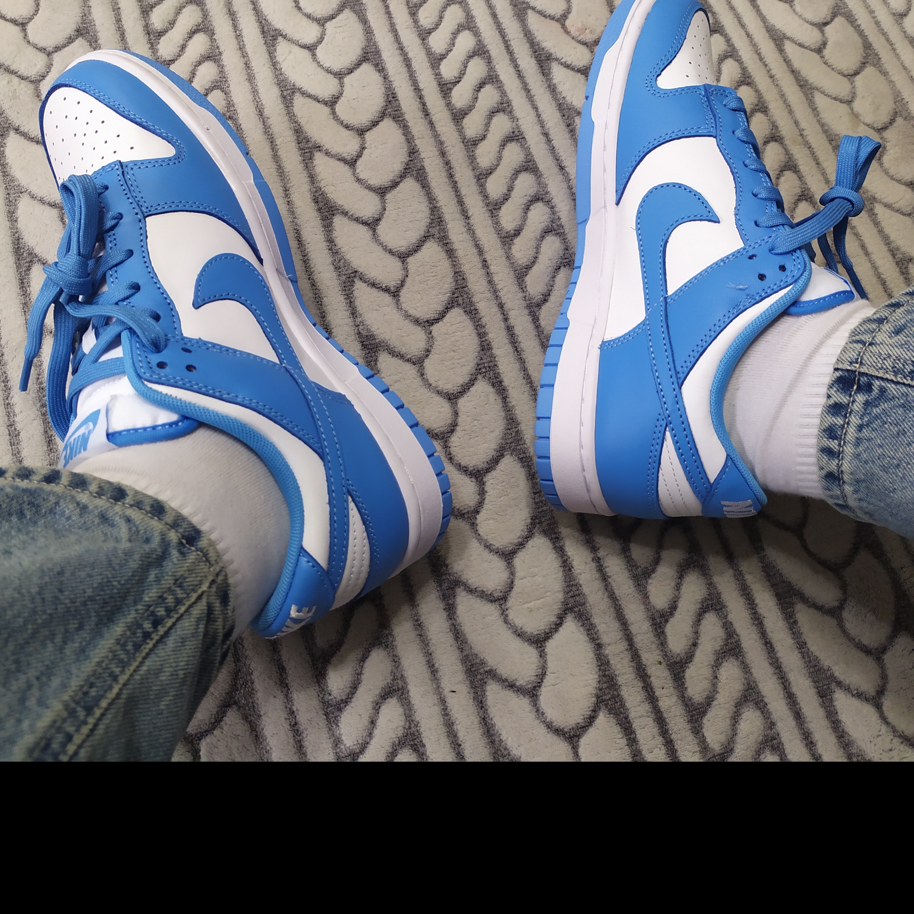 Nike Dunk Low Retro University Blue 착용 스타일 - 3