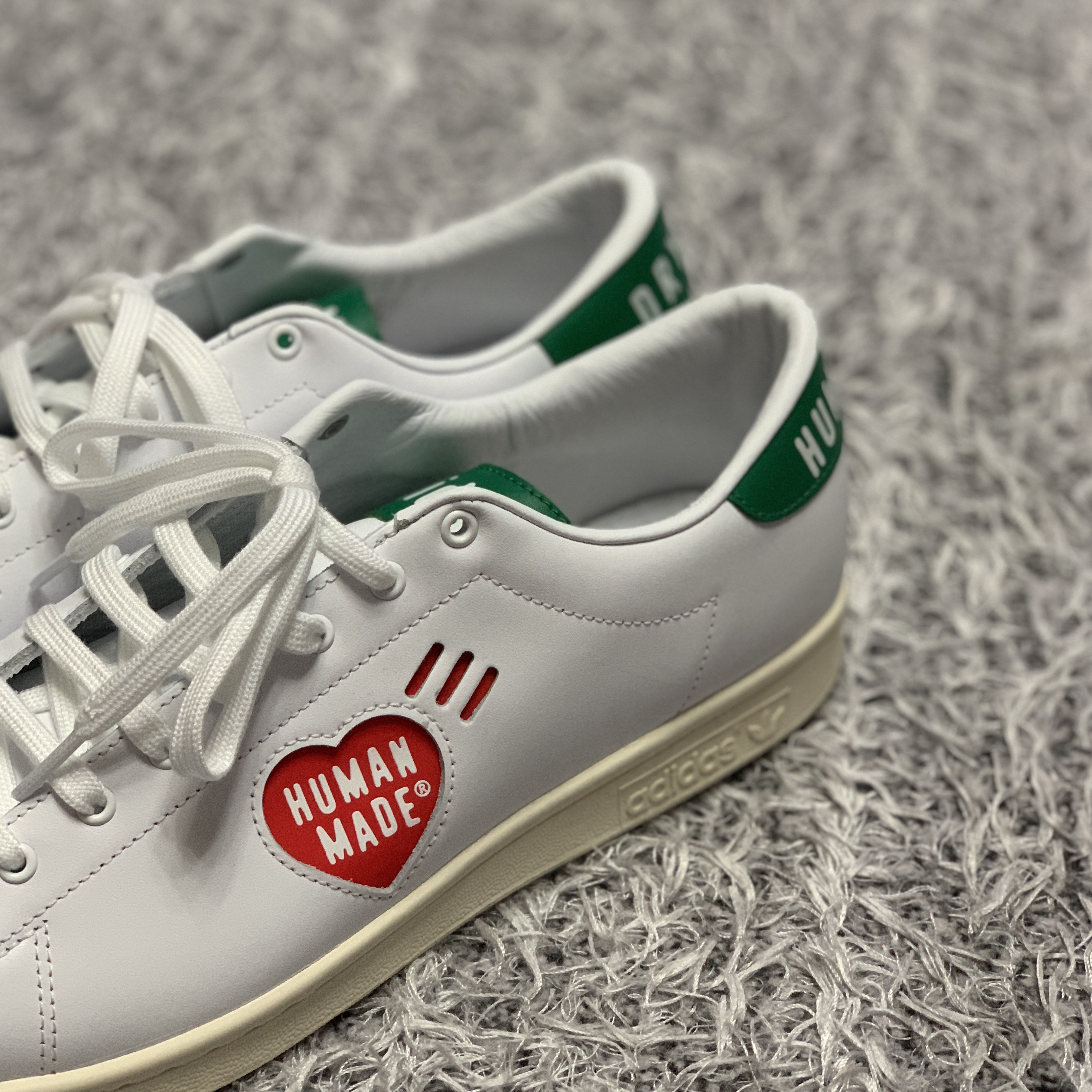 Adidas x Human Made Stan Smith White Green 착용 스타일 - 1