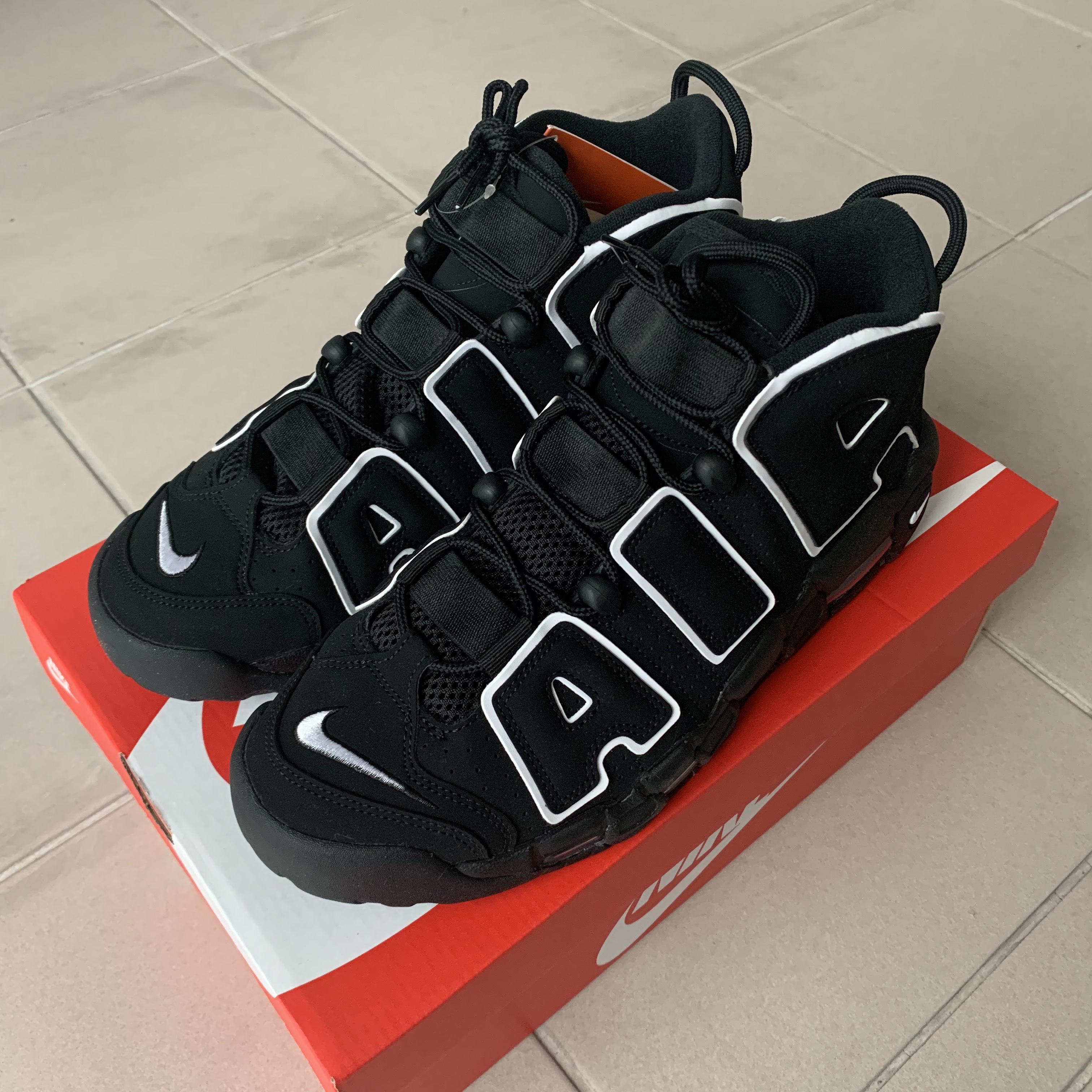 Nike Air More Uptempo Black White 2020 착용 스타일