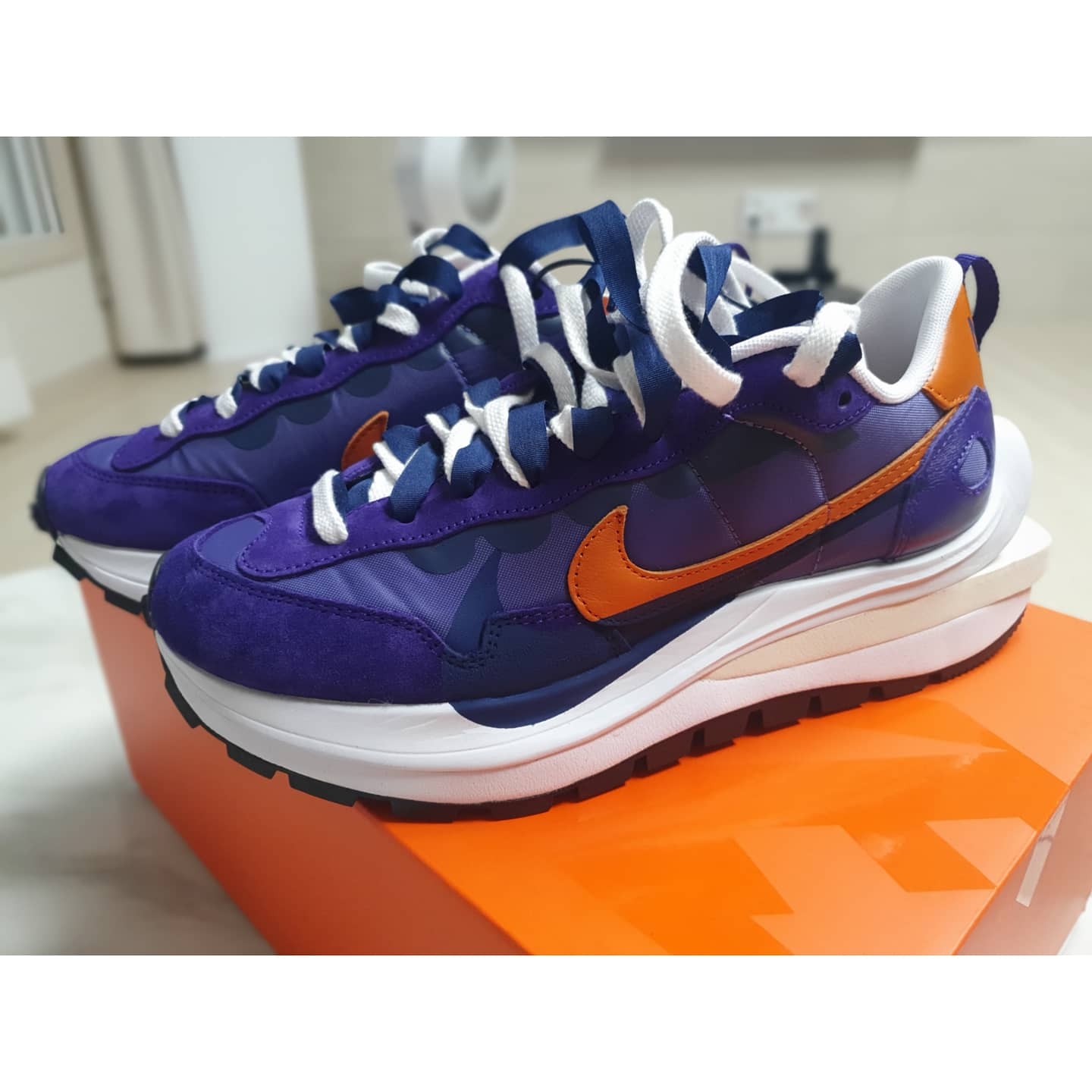 Nike x Sacai VaporWaffle Dark Iris, Essentials 3D Silicon Applique Boxy T-Shirt Oatmeal/Oatmeal Heather/Light Heather Oatmeal 2020 착용 스타일 - 1
