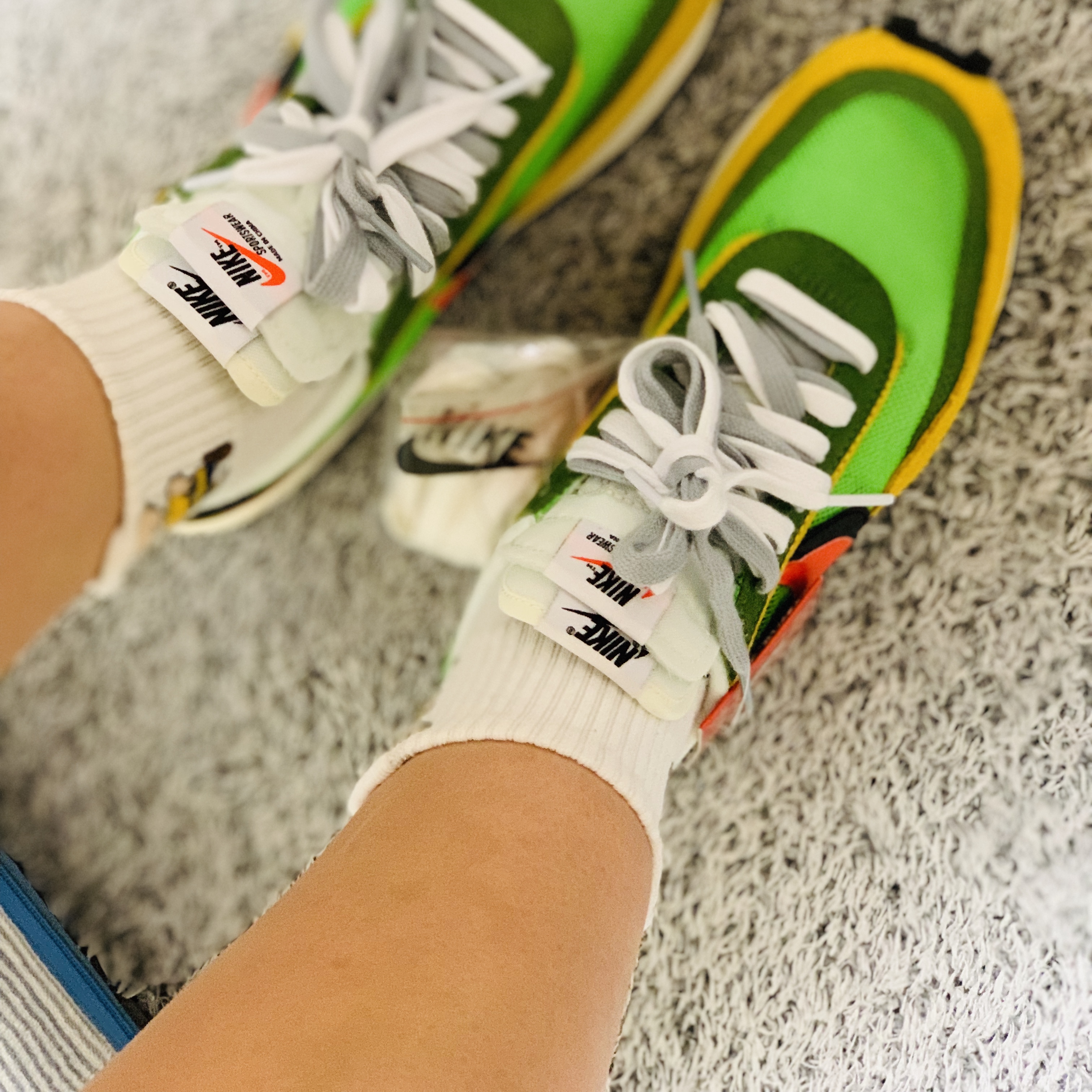 Nike x Sacai LDWaffle Green Multi 착용 스타일 - 1