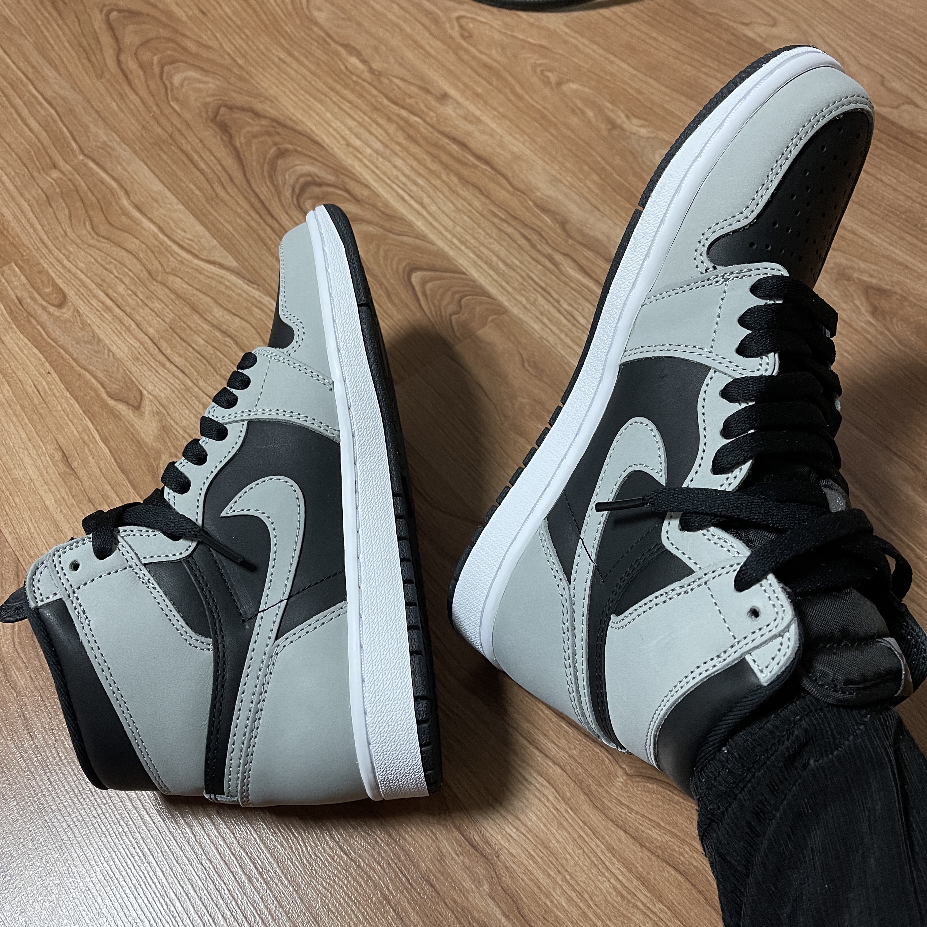 Jordan 1 Retro High OG Shadow 2.0 착용 스타일 - 5
