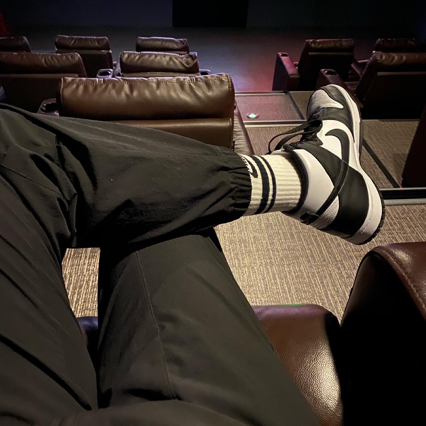 Nike Dunk High Retro Black and White 착용 스타일 - 1
