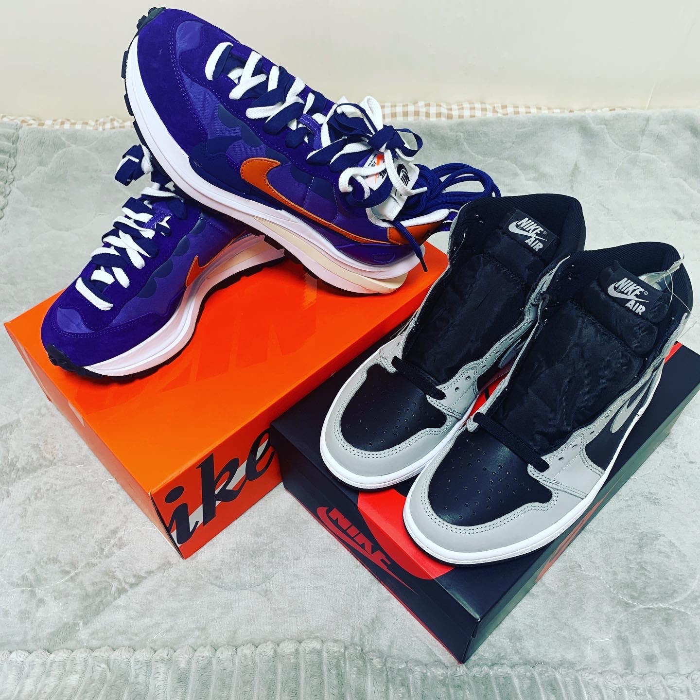 Nike x Sacai VaporWaffle Dark Iris, Jordan 1 Retro High OG Shadow 2.0 착용 스타일 - 1
