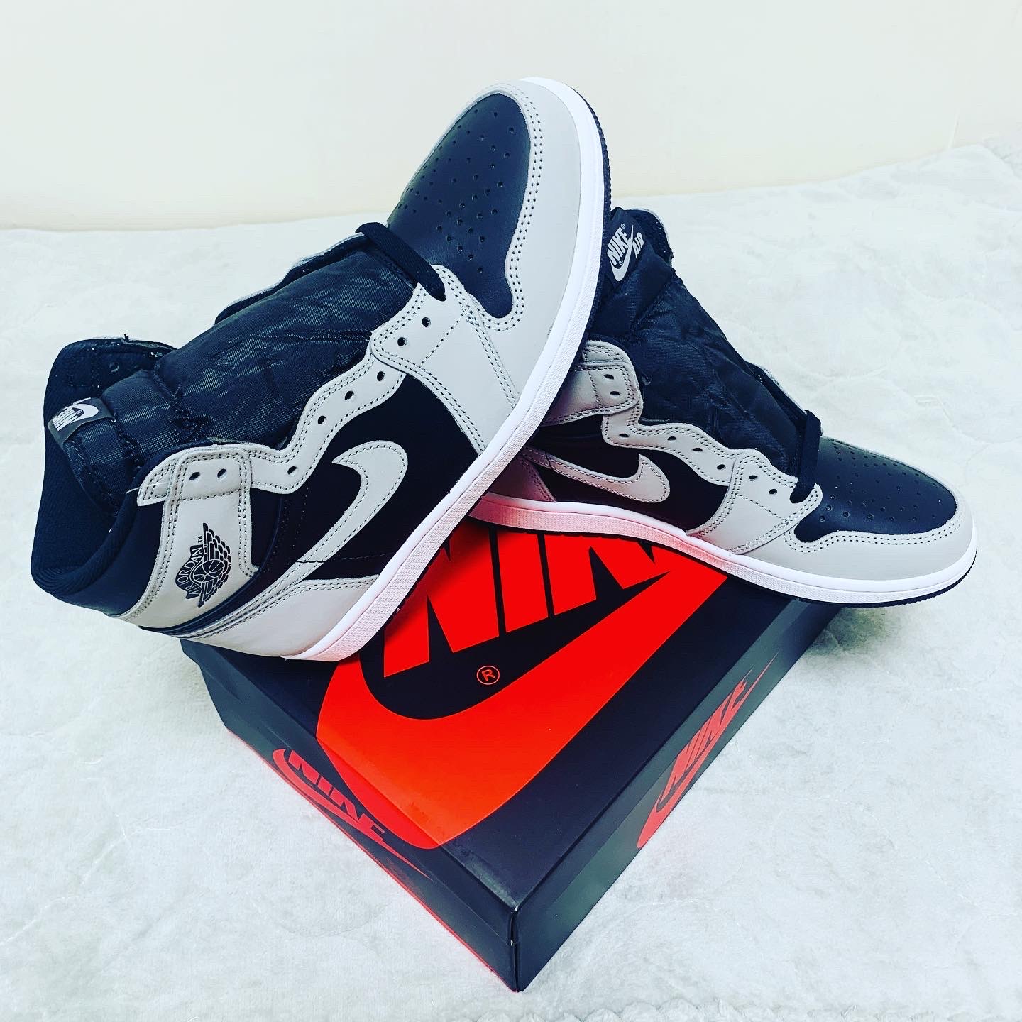Nike x Sacai VaporWaffle Dark Iris, Jordan 1 Retro High OG Shadow 2.0 착용 스타일 - 3