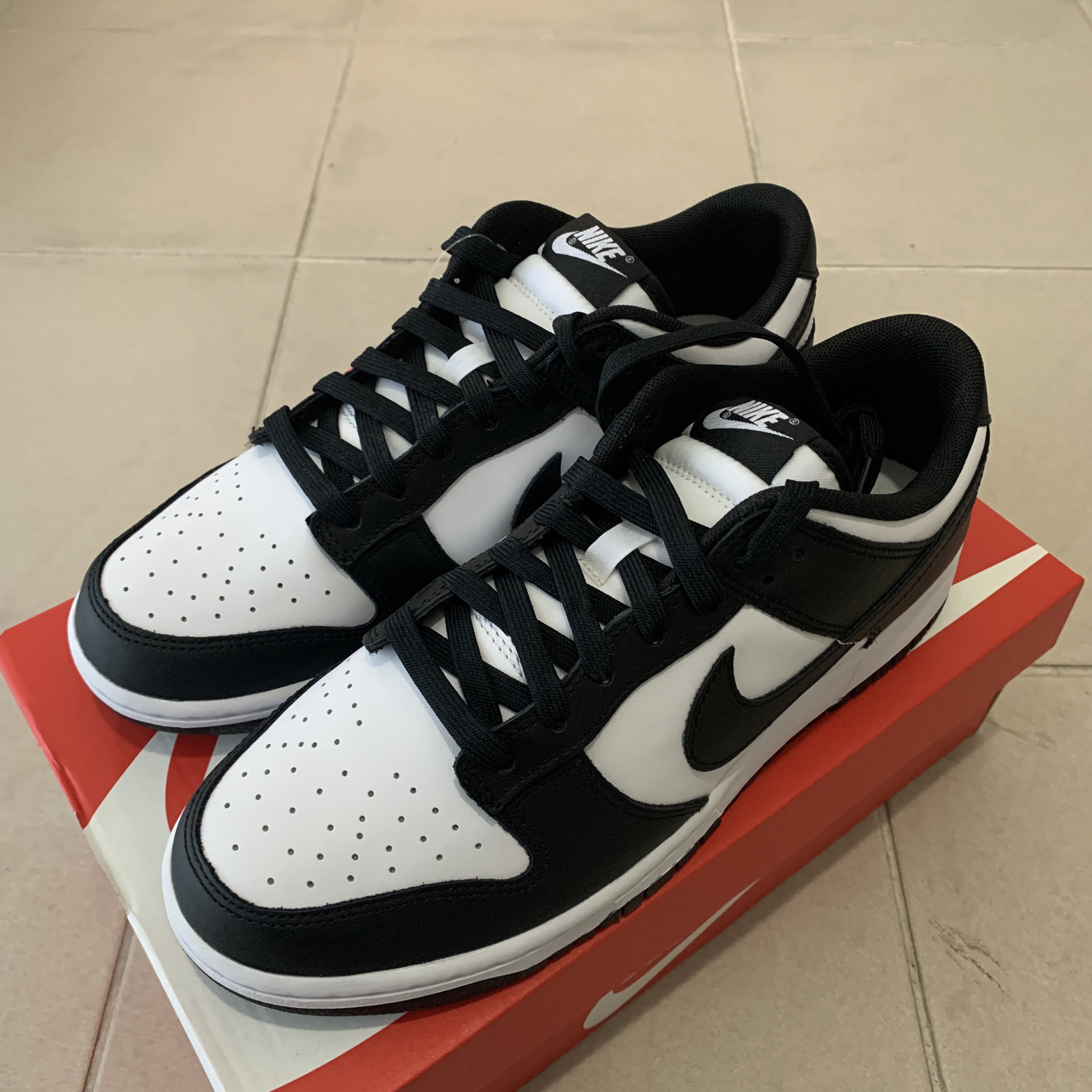 Nike Dunk Low Retro Black 착용 스타일
