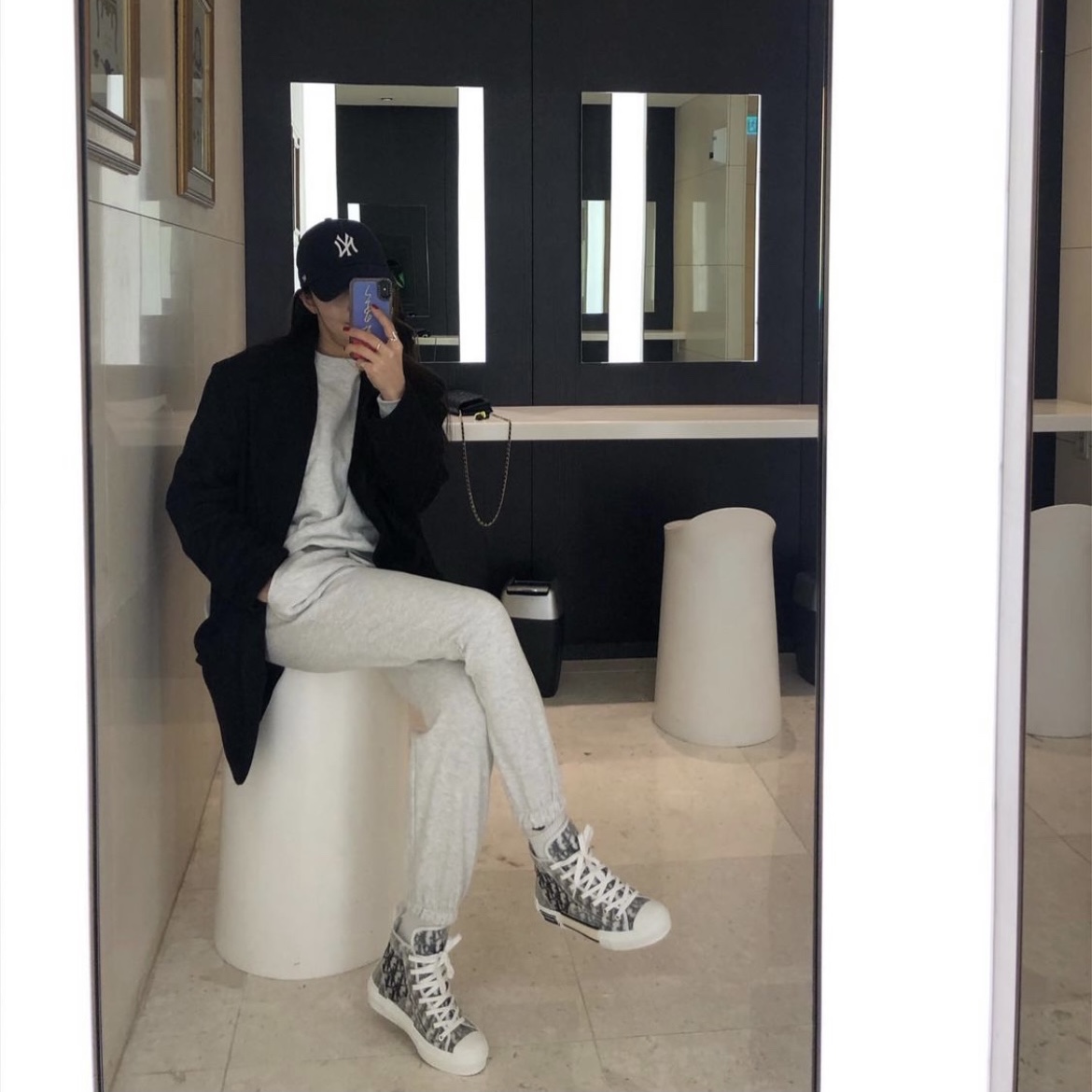 Dior B23 High Dior Oblique White & Black 착용 스타일