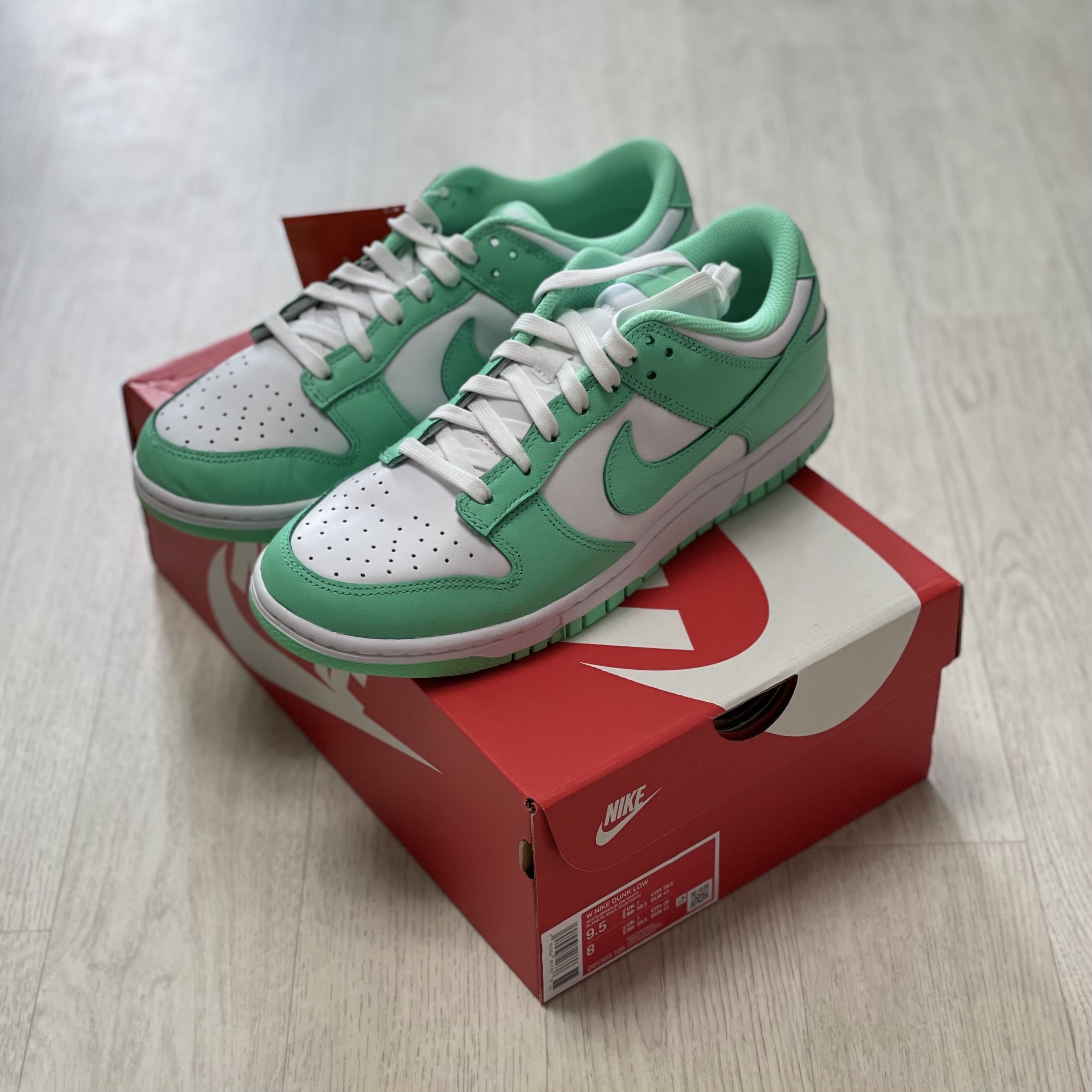 (W) Nike Dunk Low Green Glow 착용 스타일