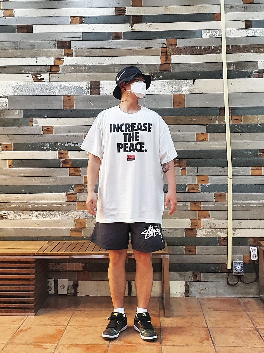 Nike x Stussy Increase The Peace T-Shirt - US/EU, Nike x Stussy Bucket Hat Black 착용 스타일