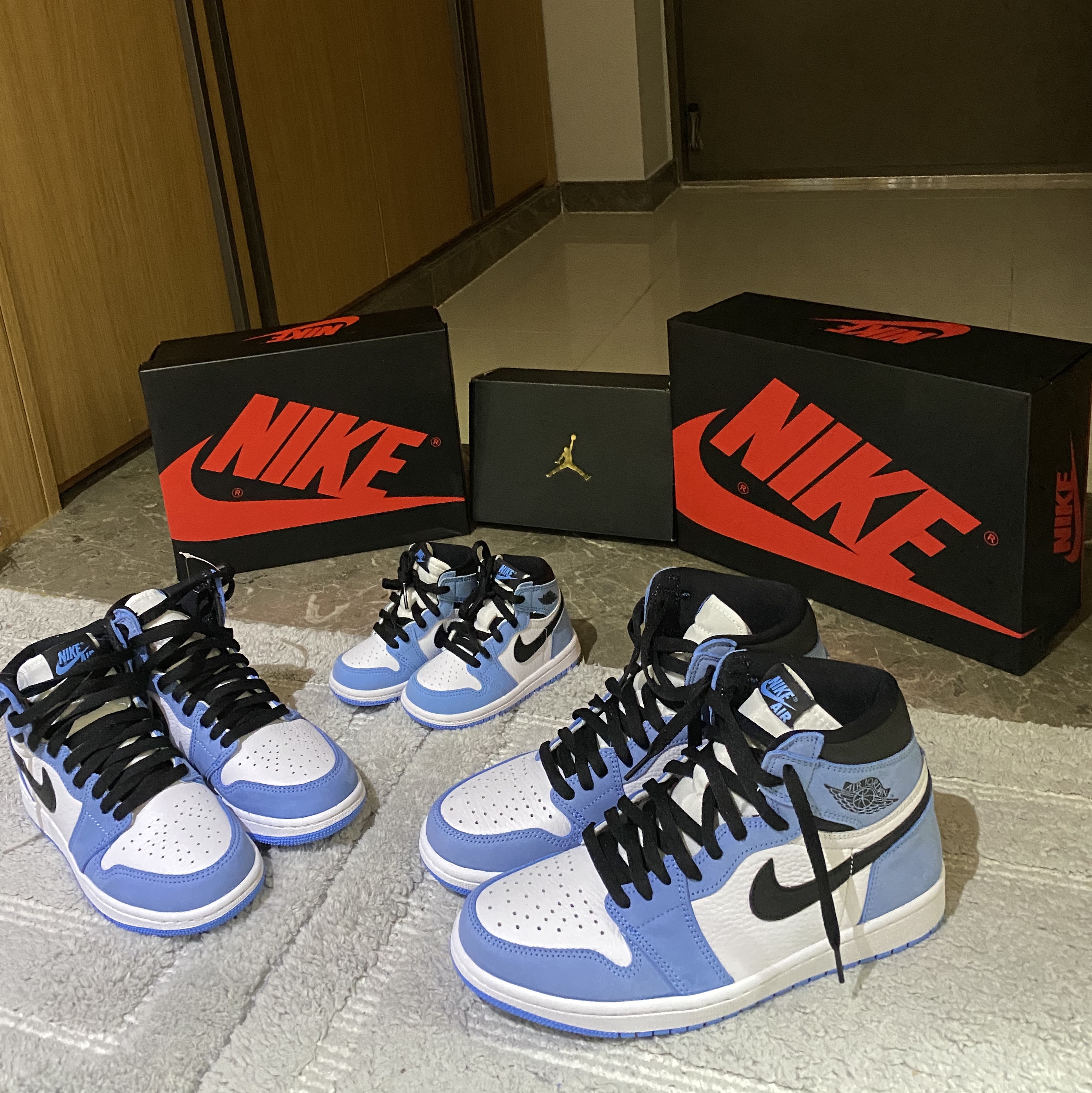 Jordan 1 Retro High OG University Blue 착용 스타일