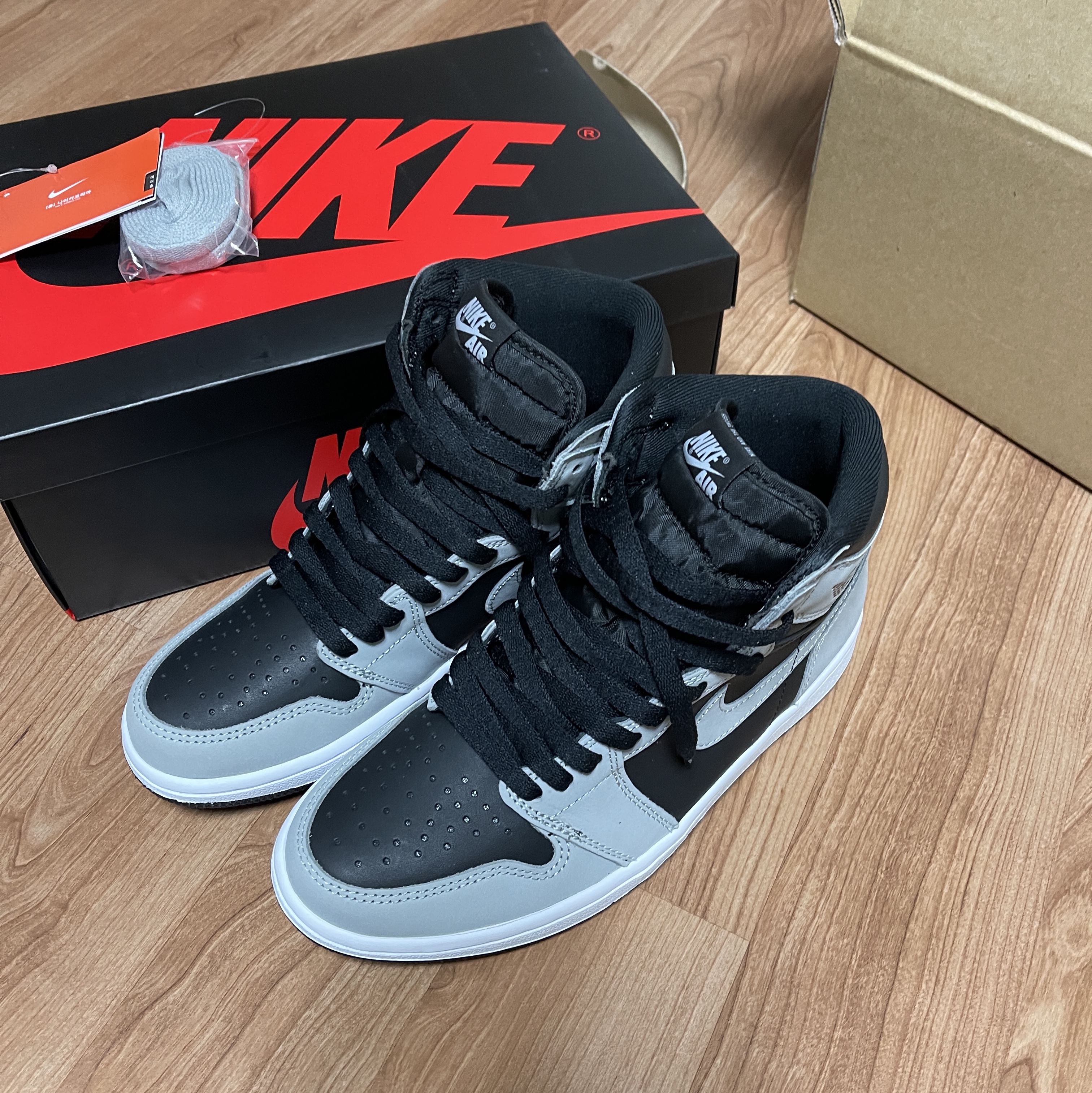 Jordan 1 Retro High OG Shadow 2.0 착용 스타일 - 4