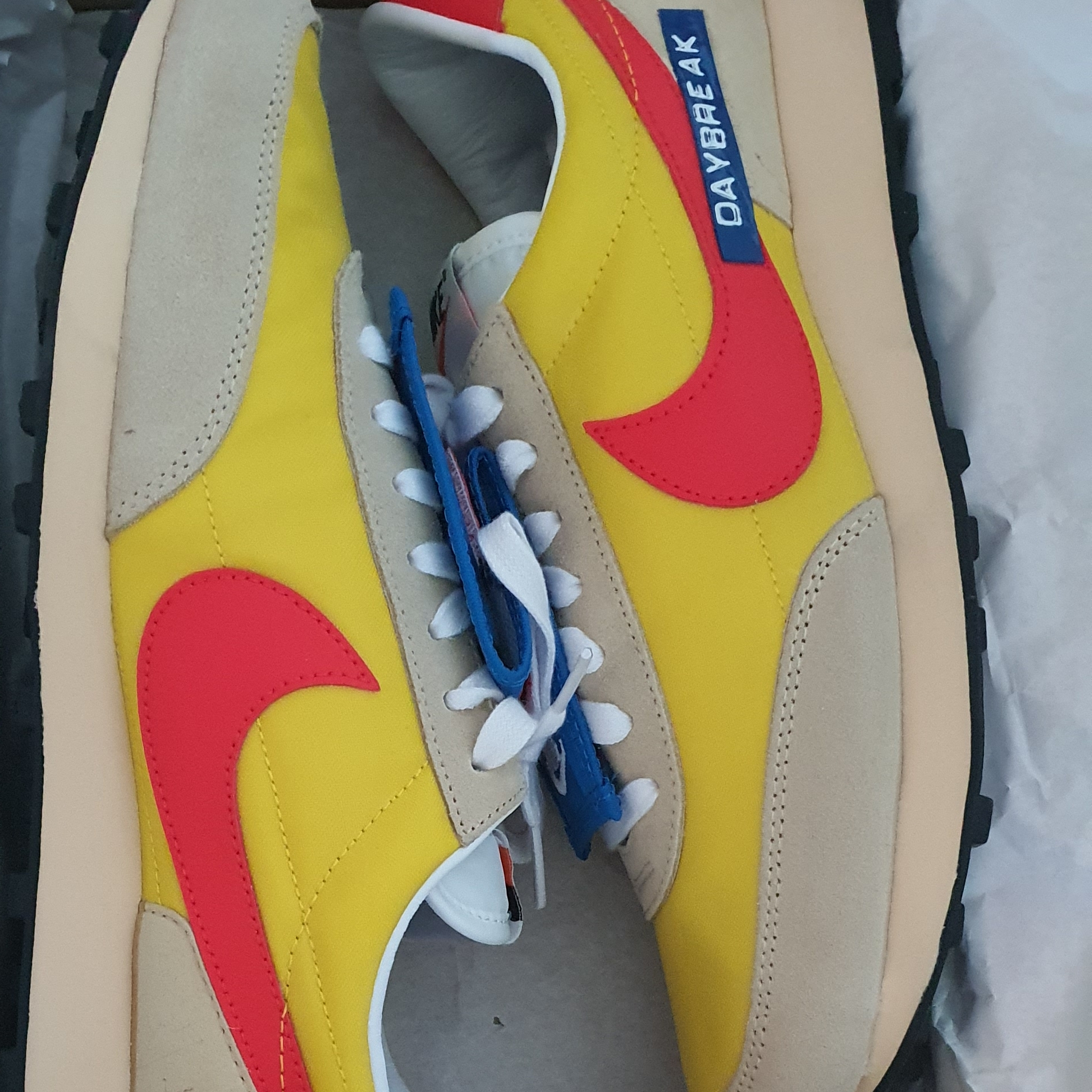 (W) Nike Daybreak BRS Speed Yellow 착용 스타일 - 2