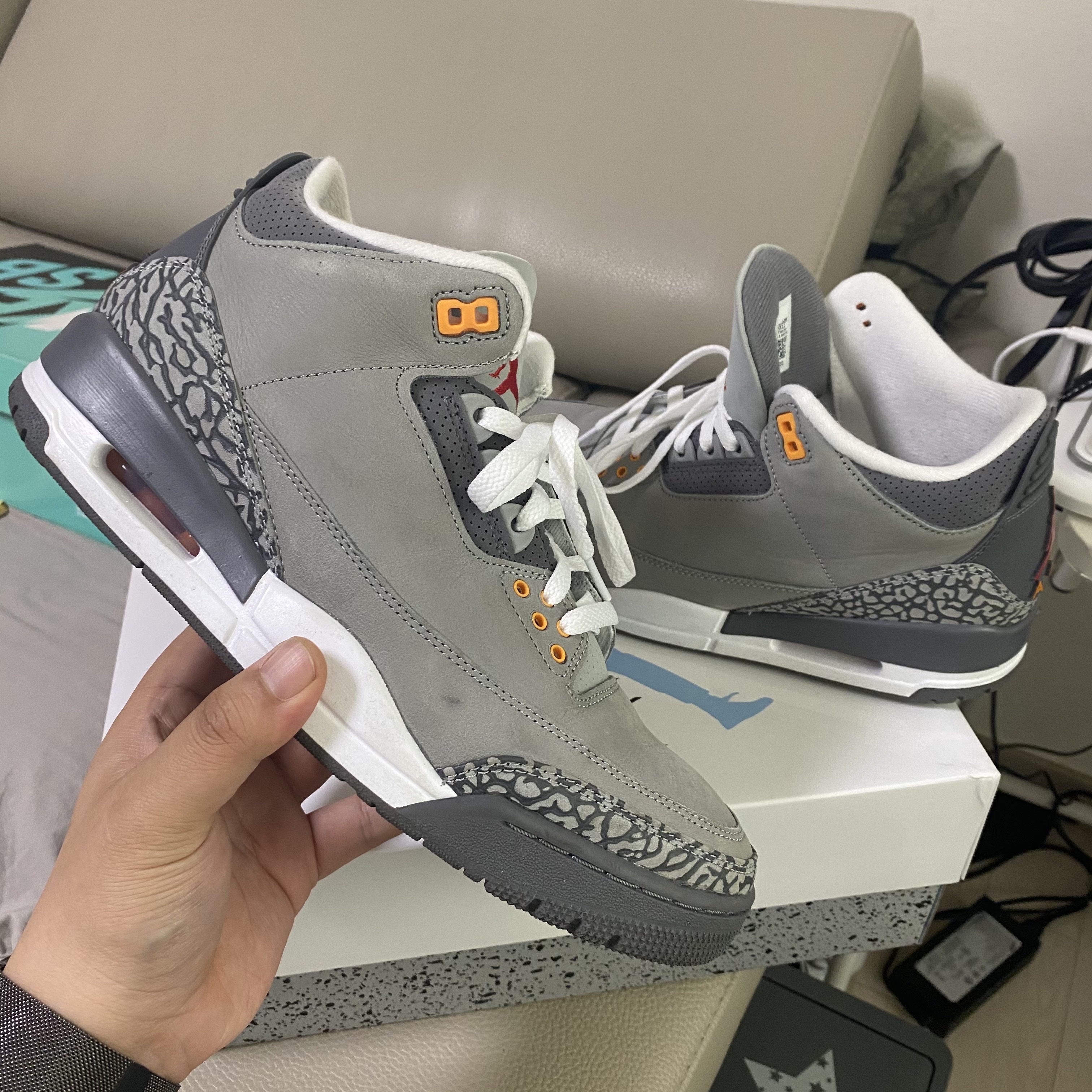 Jordan 4 Retro University Blue, Jordan 3 Retro Cool Grey 착용 스타일 - 2