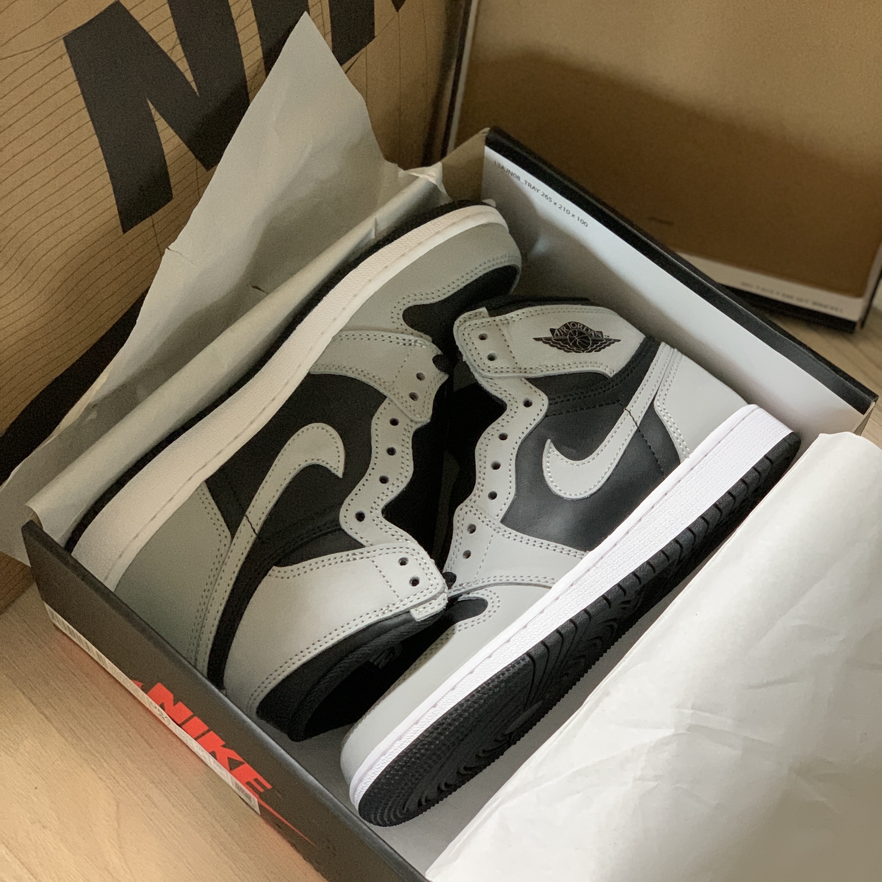 (GS) Jordan 1 Retro High OG Shadow 2.0 착용 스타일 - 1